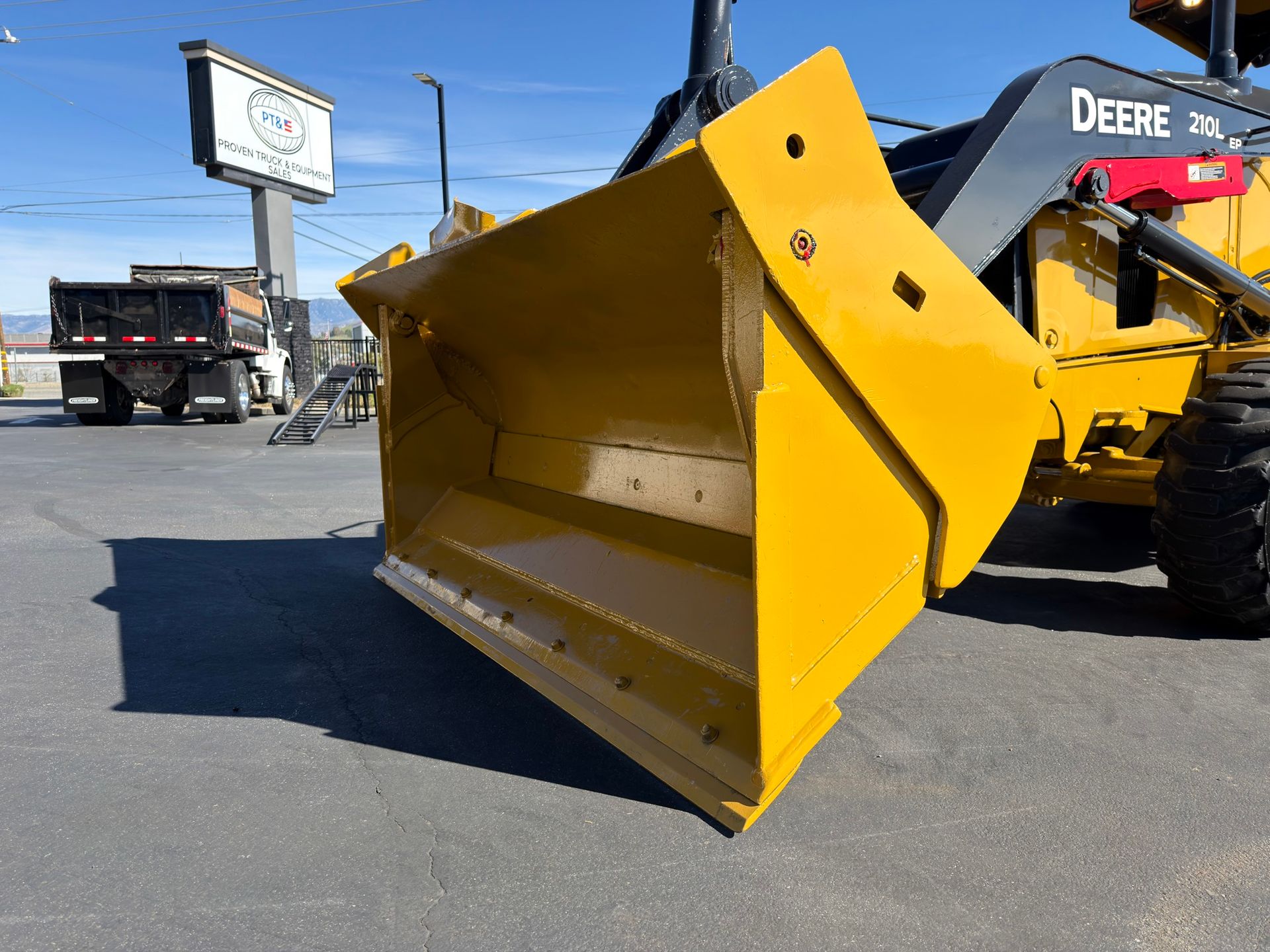 2017 John Deere 210LEP photo 10