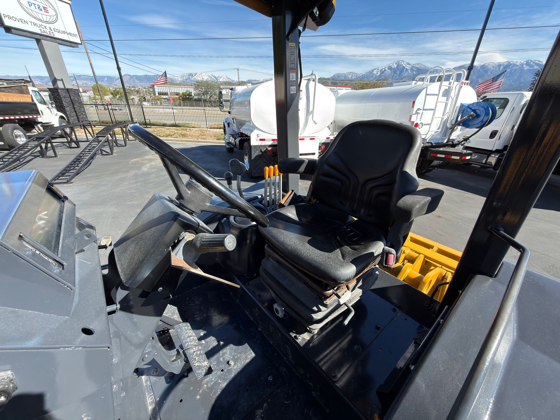 2017 John Deere 210LEP photo 11