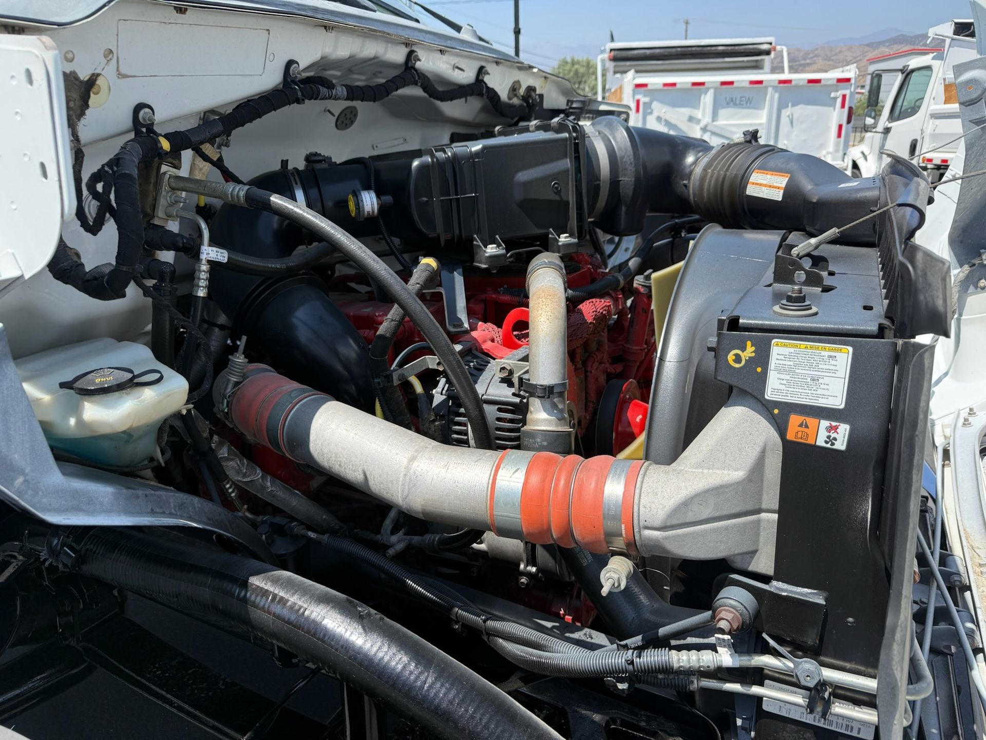2015 Ford F750 photo 9