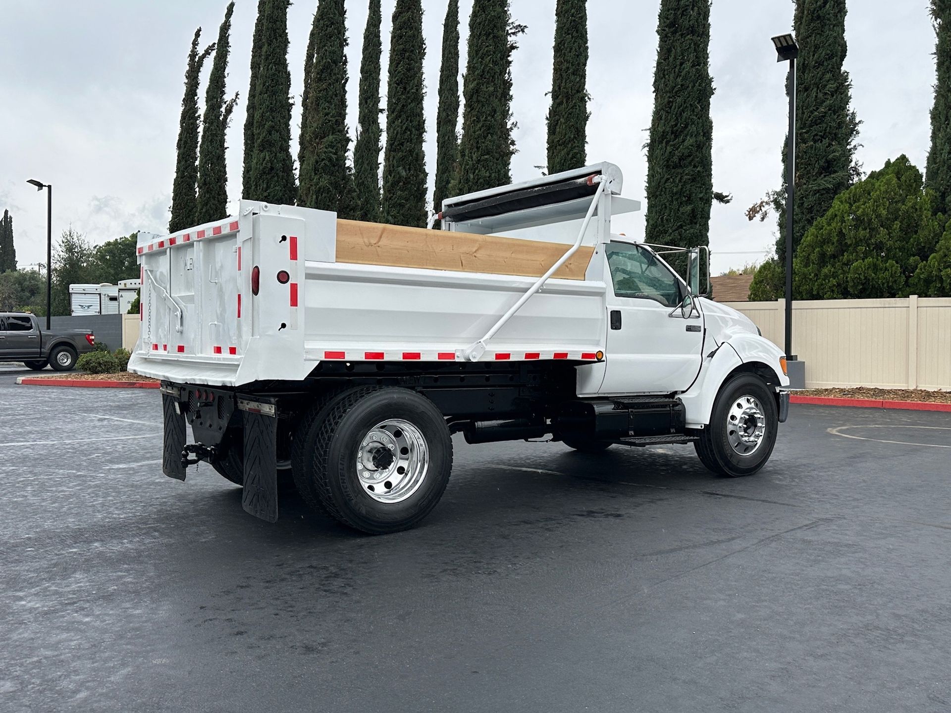 2005 Ford F650 photo 5