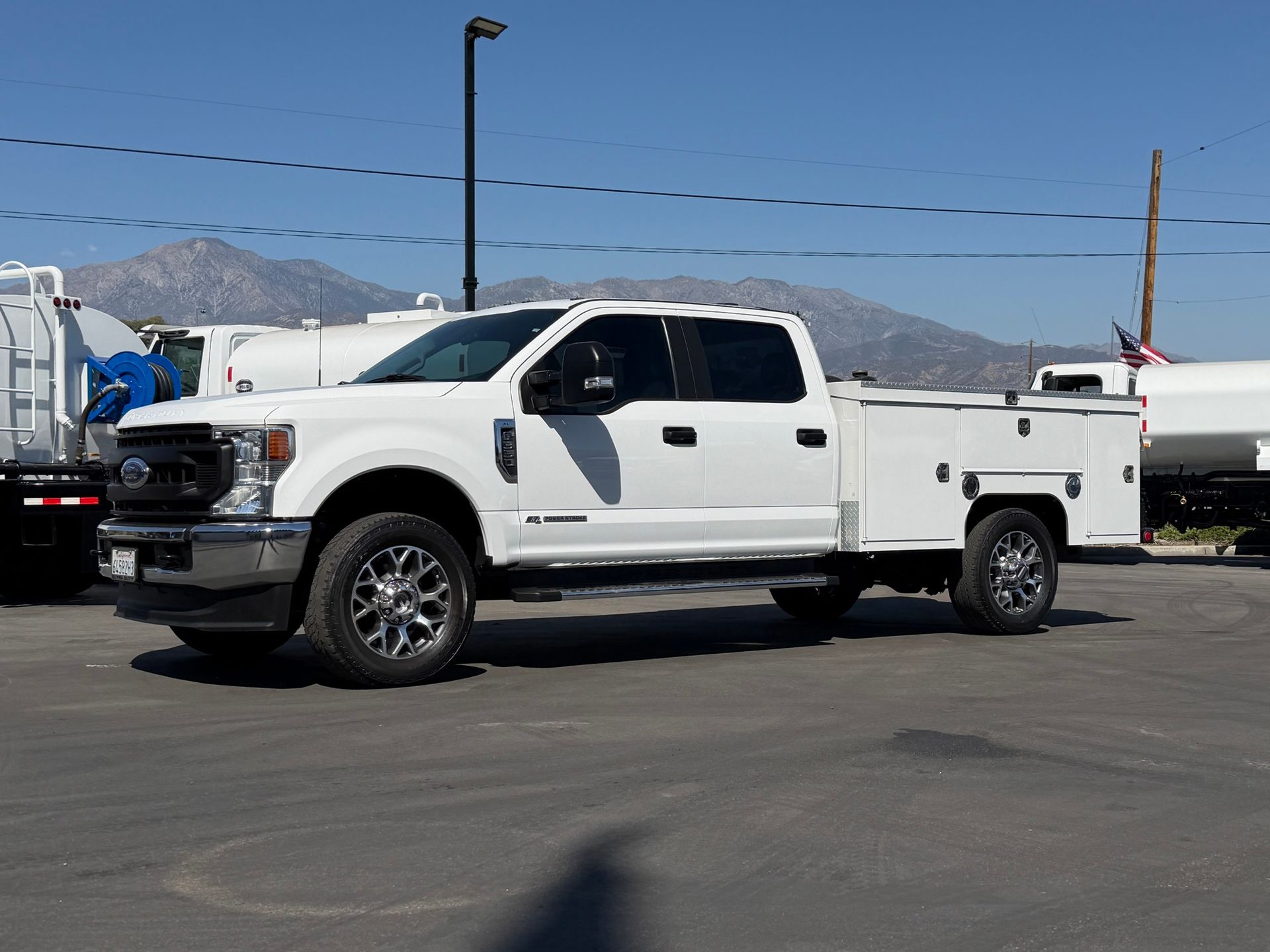 2022 Ford F350 photo 1