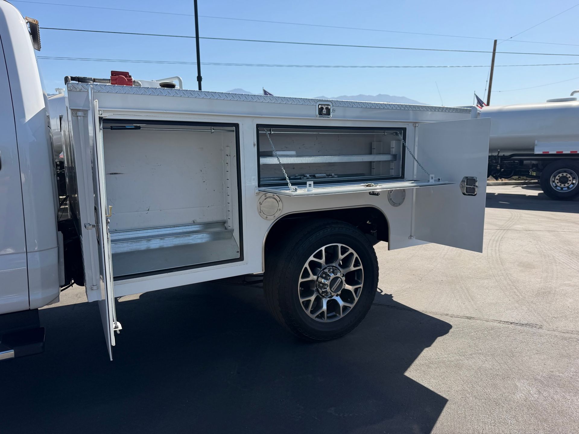 2022 Ford F350 photo 12