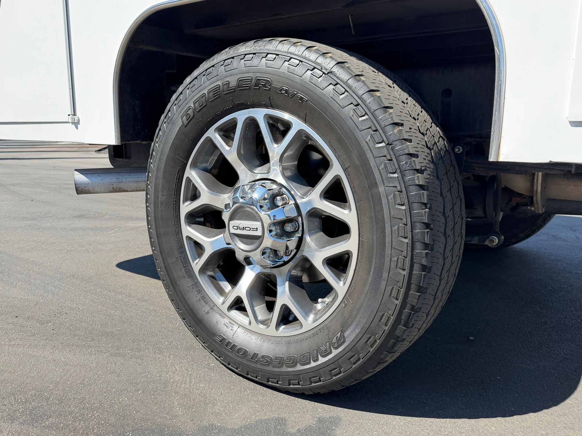 2022 Ford F350 photo 17