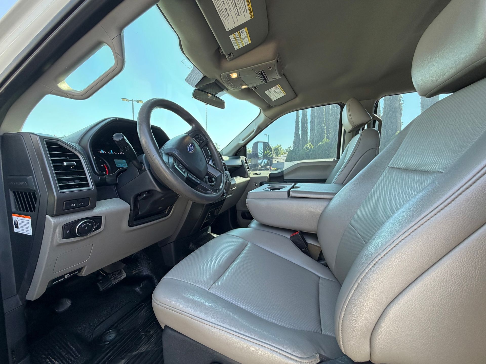 2022 Ford F350 photo 18