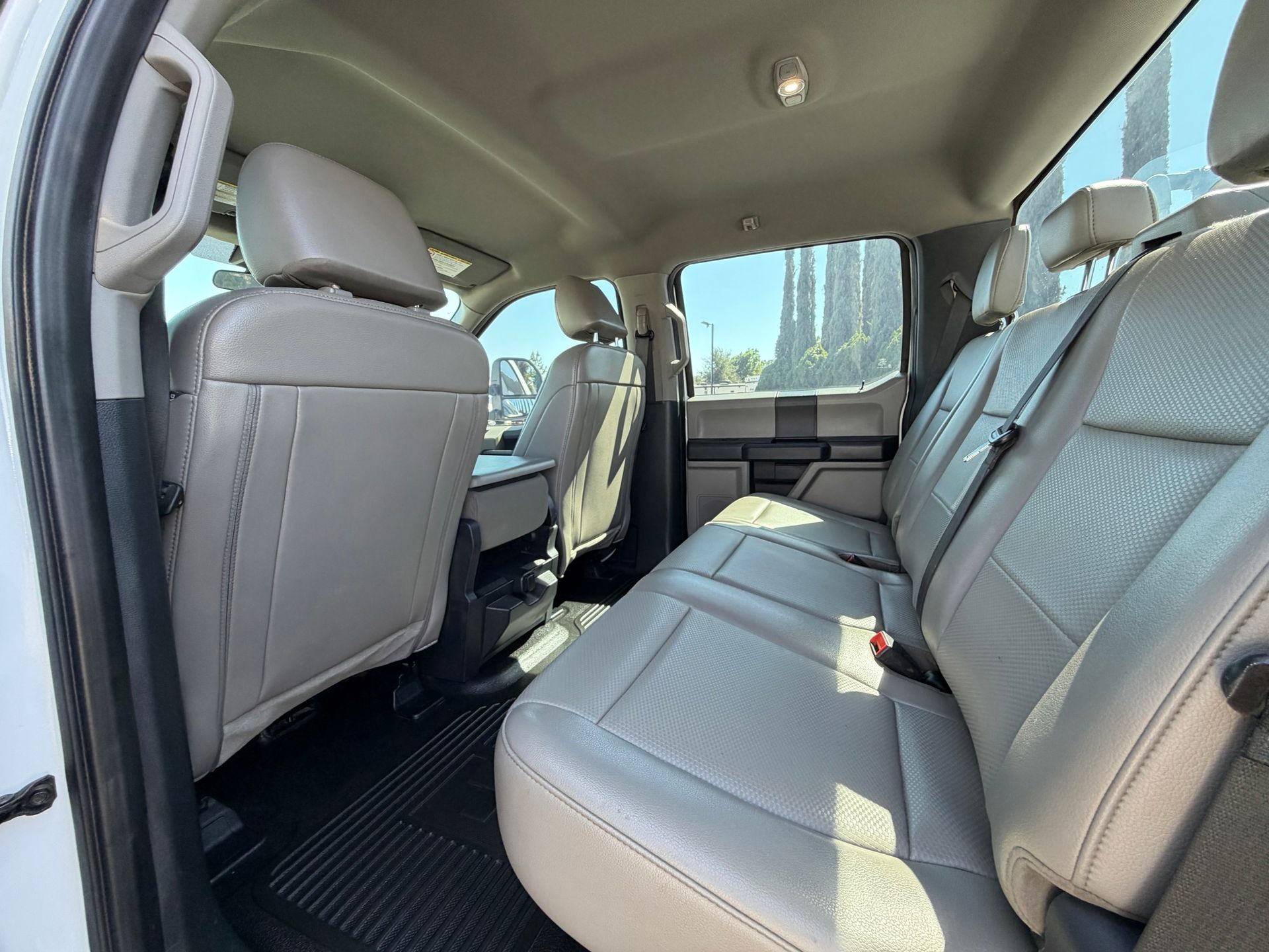 2022 Ford F350 photo 19