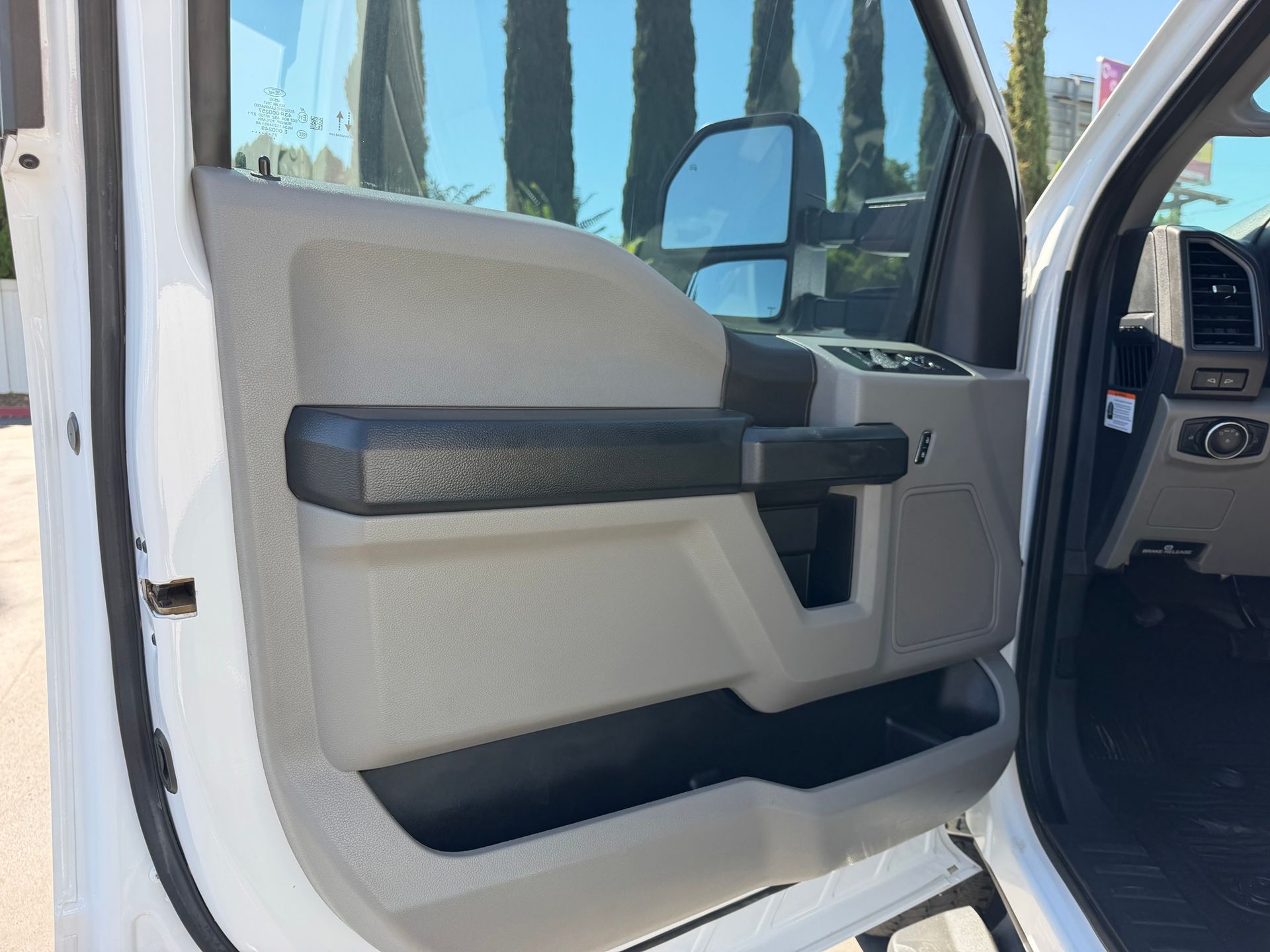 2022 Ford F350 photo 20