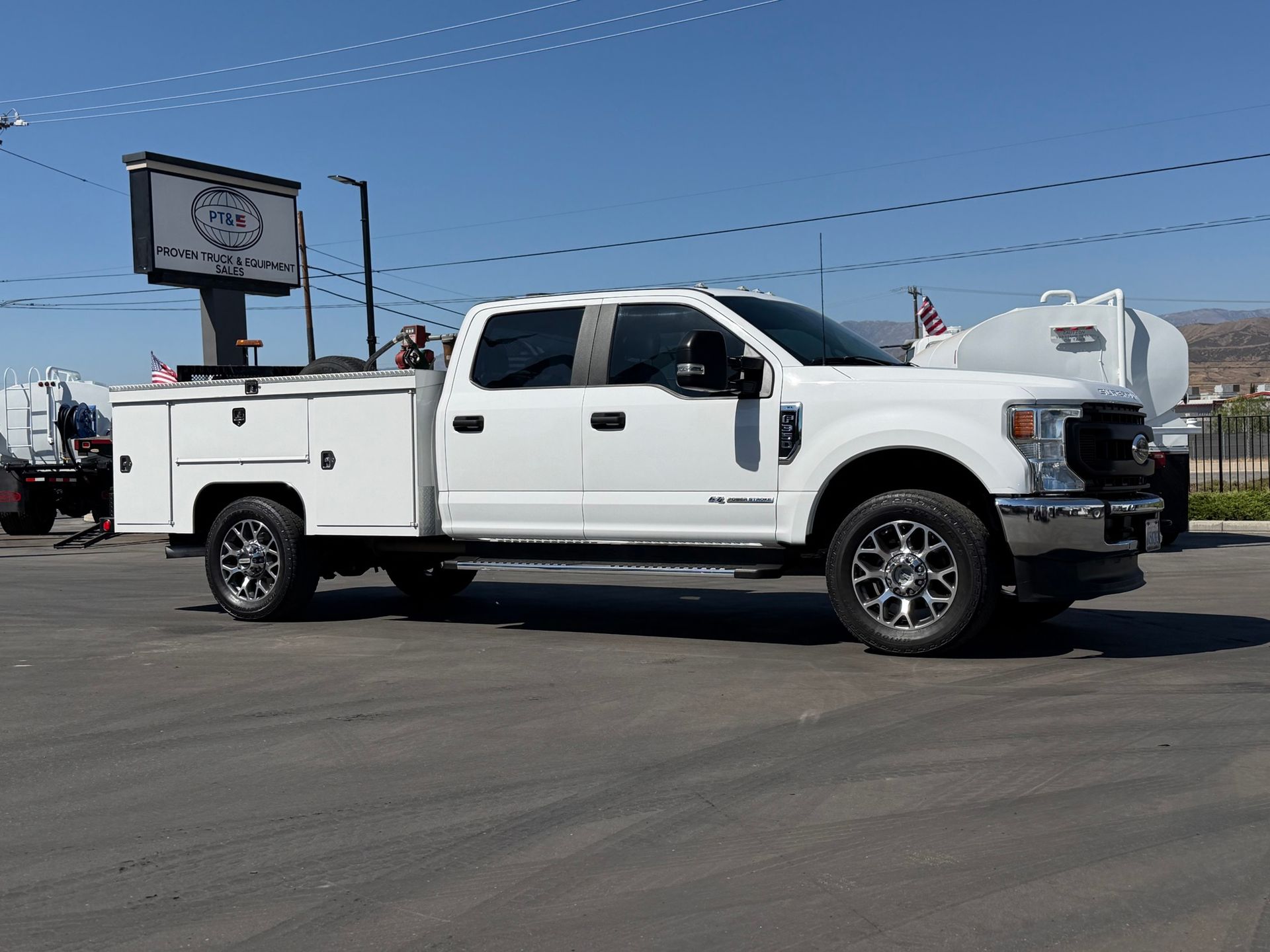 2022 Ford F350 photo 7