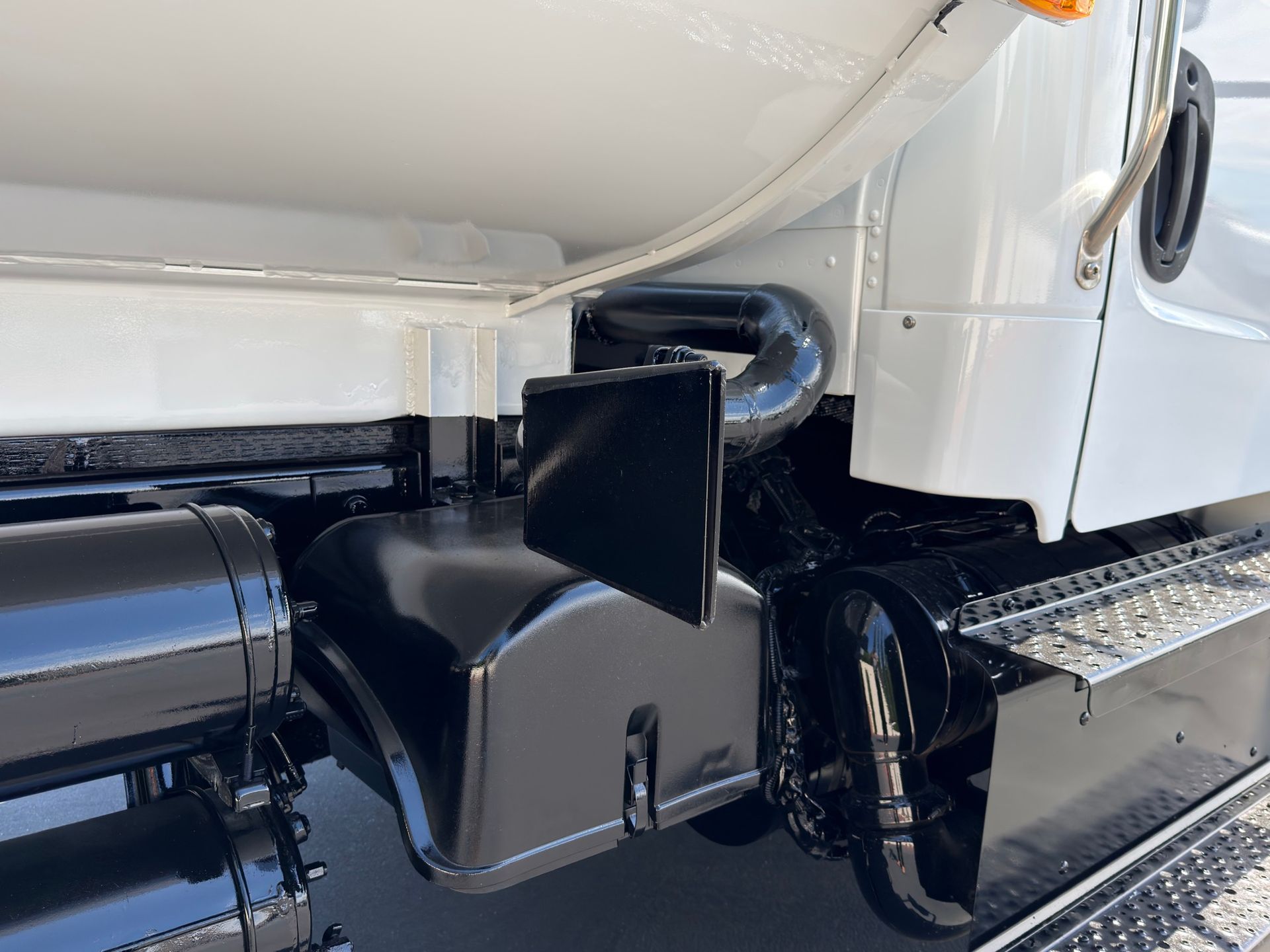 2016 Freightliner M2 106 photo 11