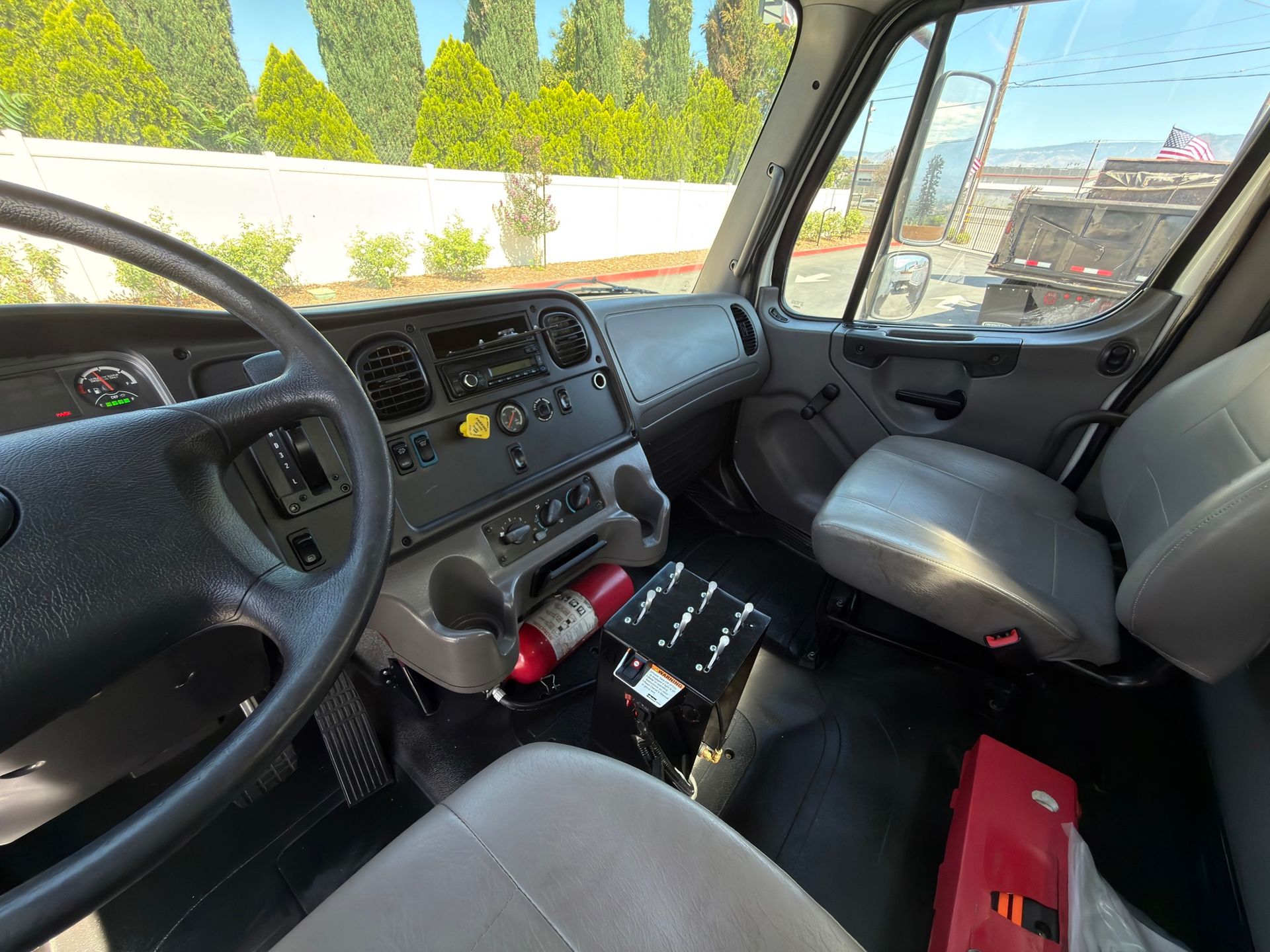 2016 Freightliner M2 106 photo 13