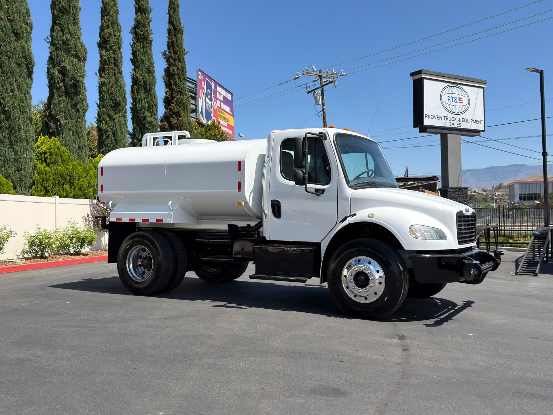 2016 Freightliner M2 106 photo 7