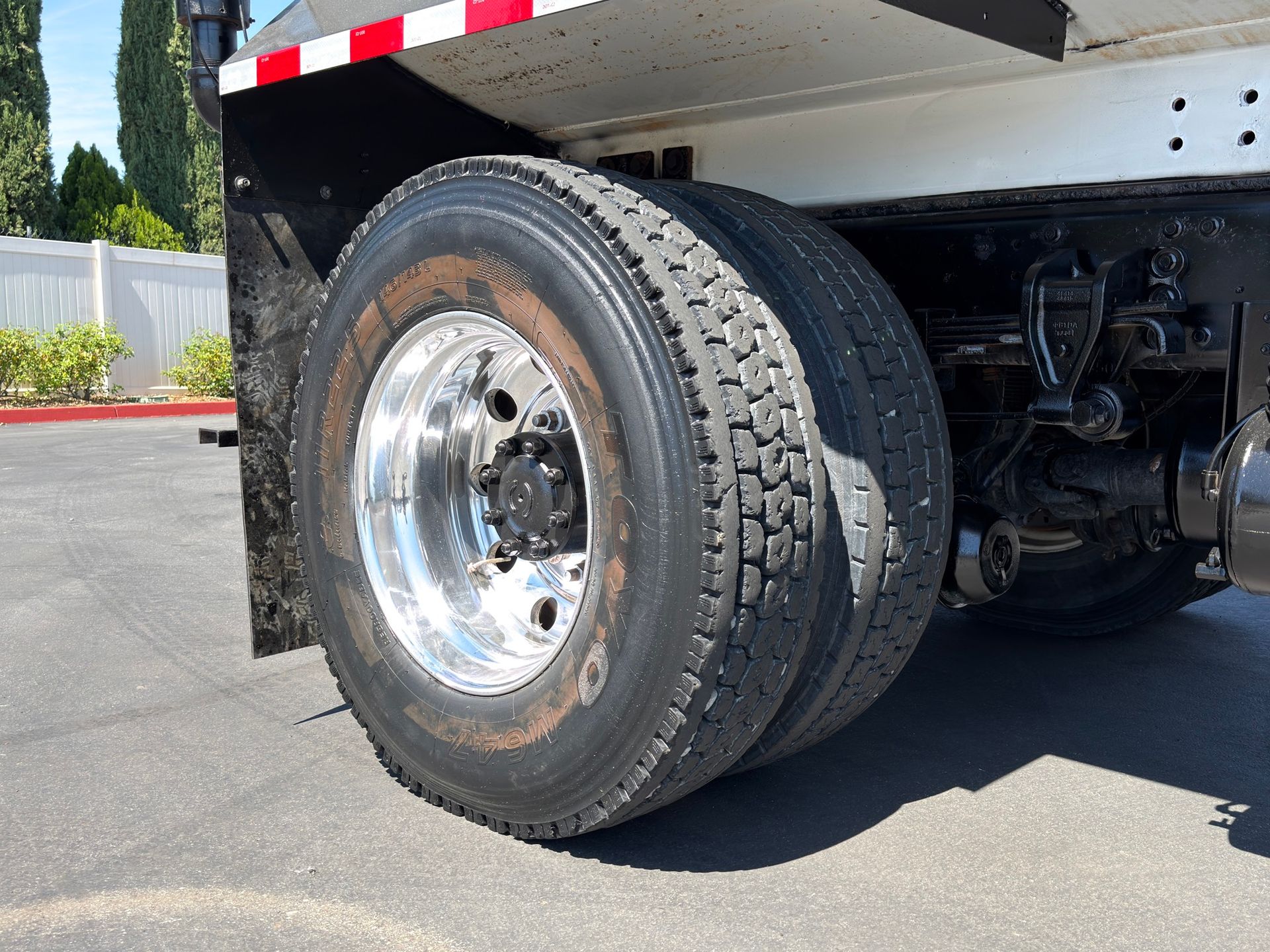 2019 Hino 338 photo 9