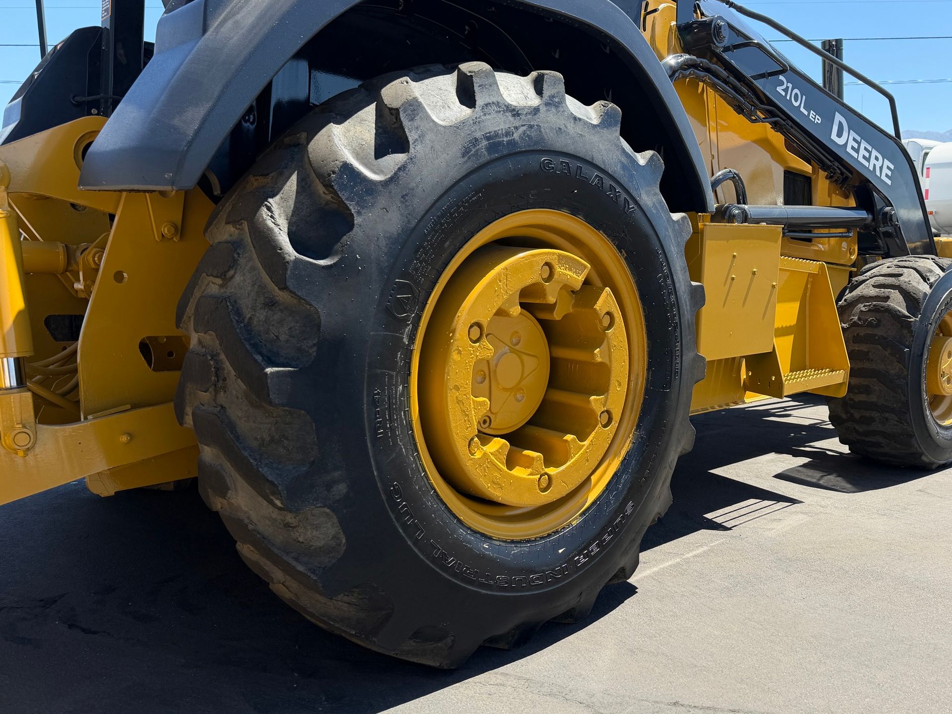 2018 John Deere 210LEP photo 11