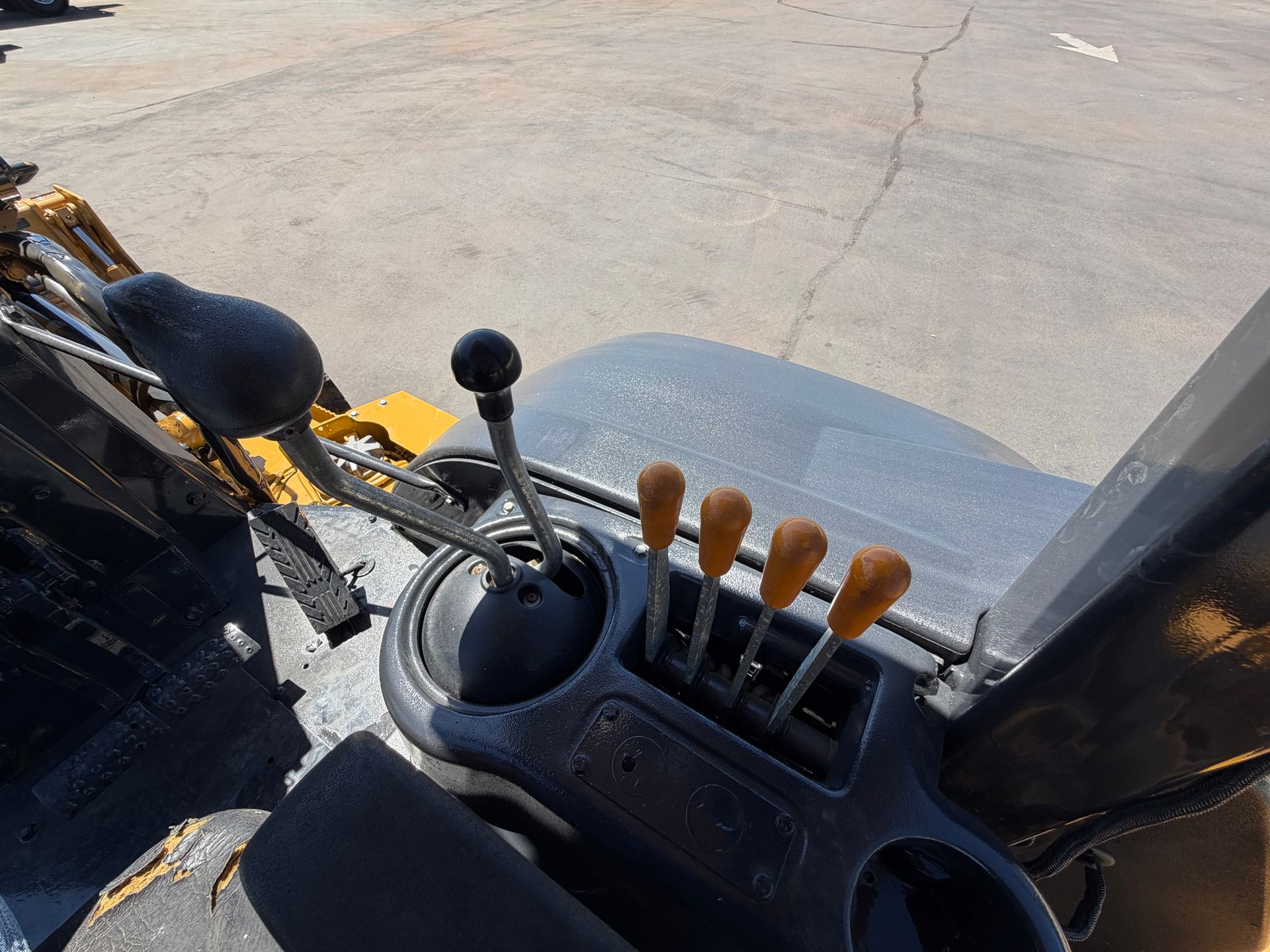 2018 John Deere 210LEP photo 14