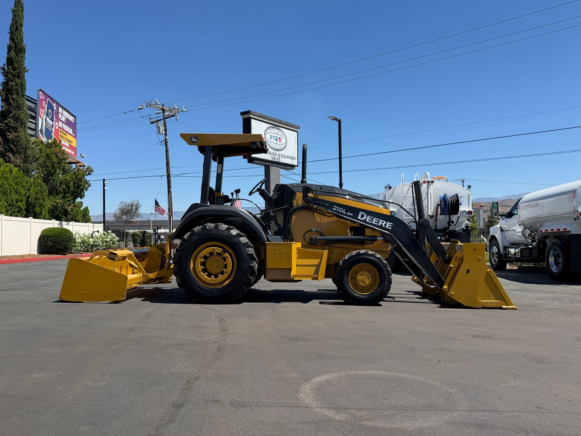 2018 John Deere 210LEP photo 6