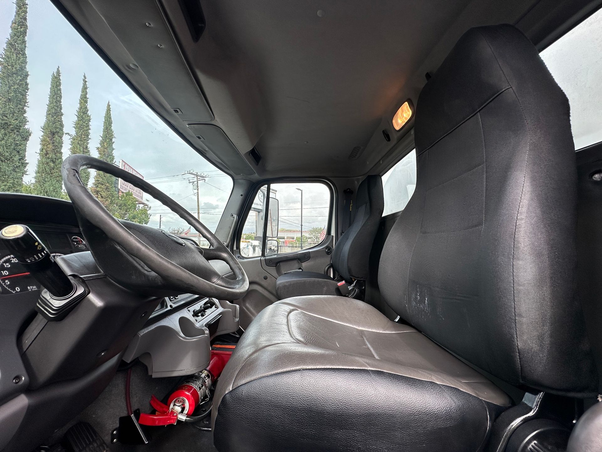 2016 Freightliner M2 photo 12