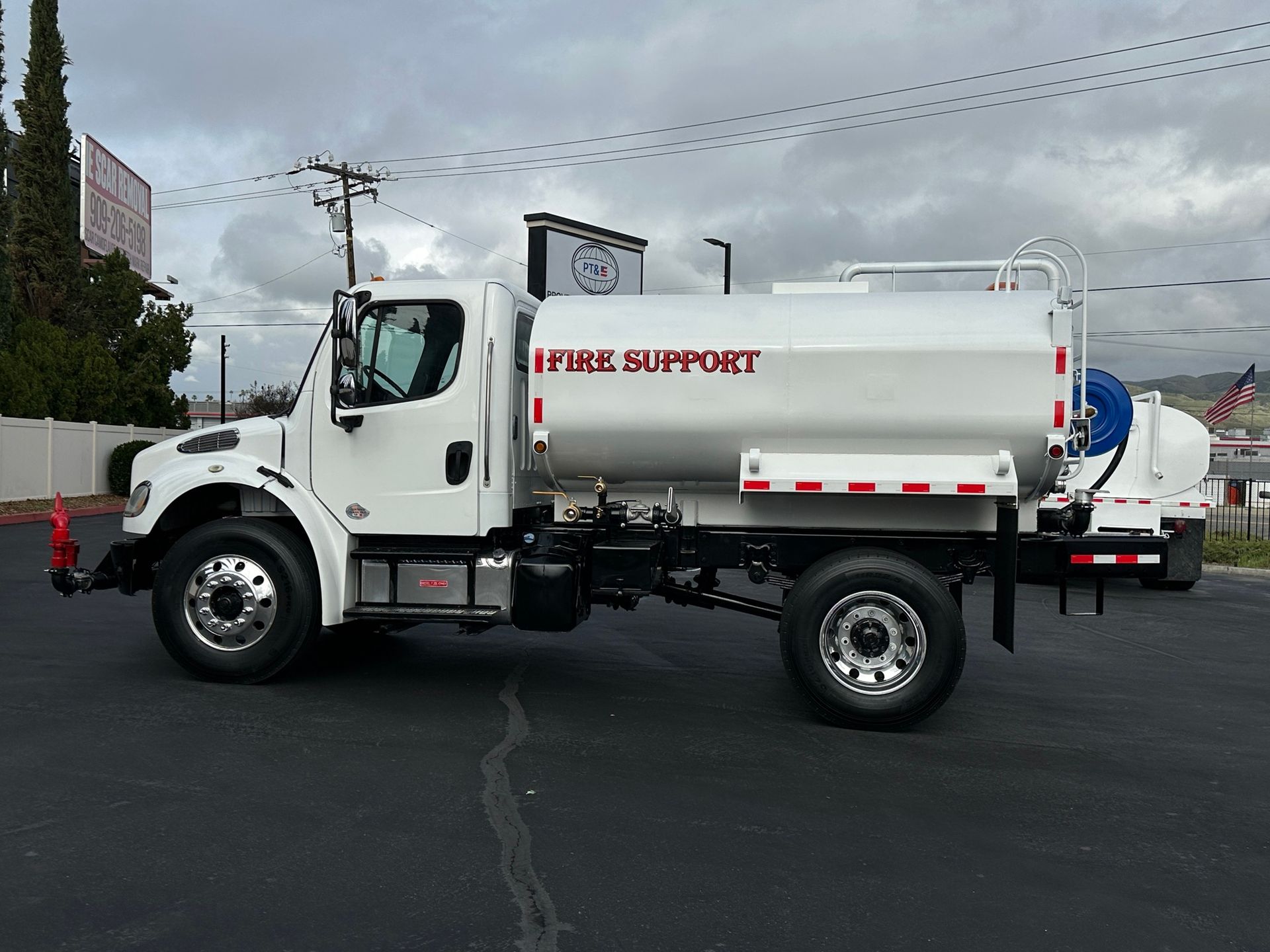 2016 Freightliner M2 photo 2