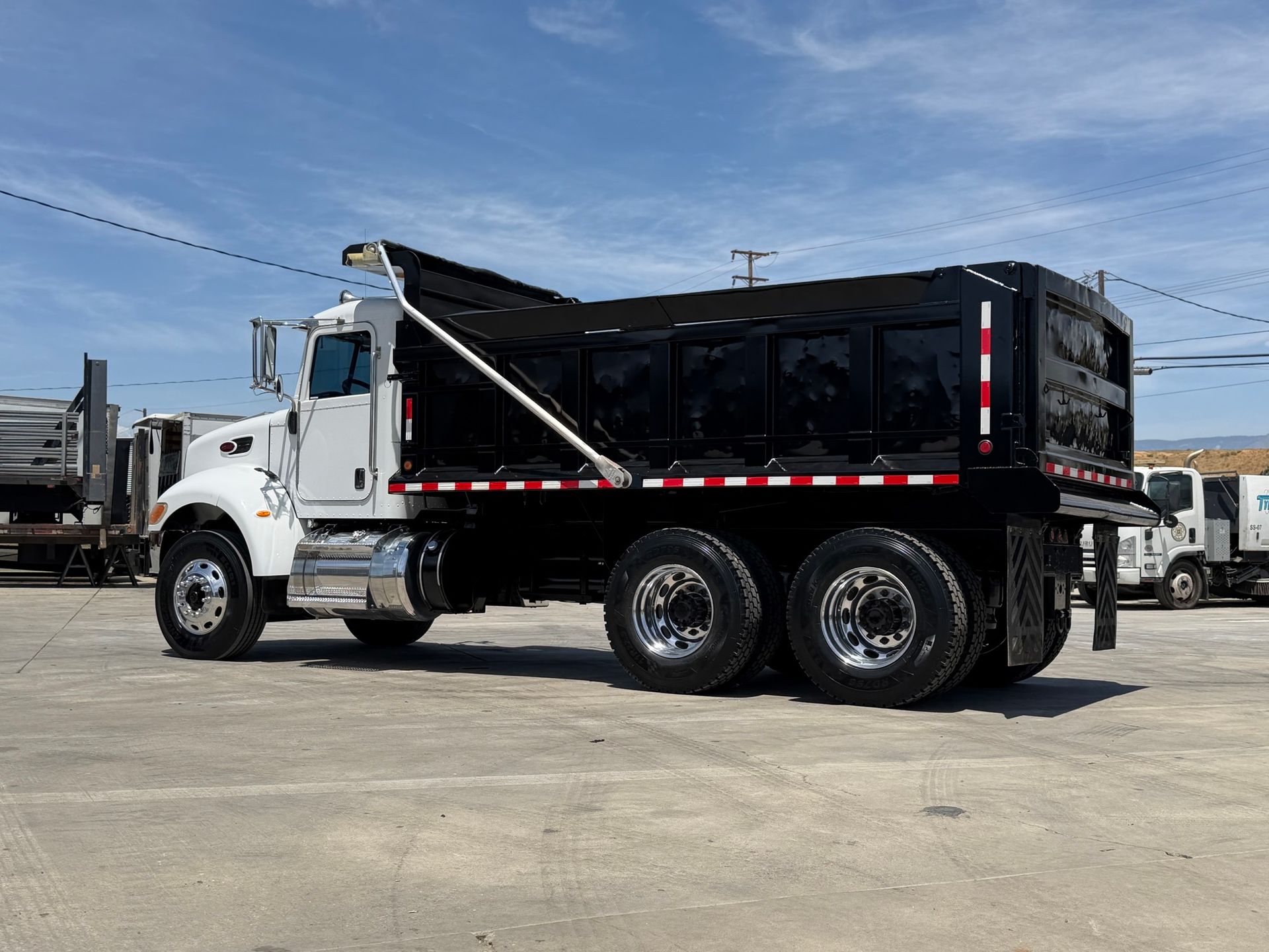 2012 Peterbilt 348 photo 3