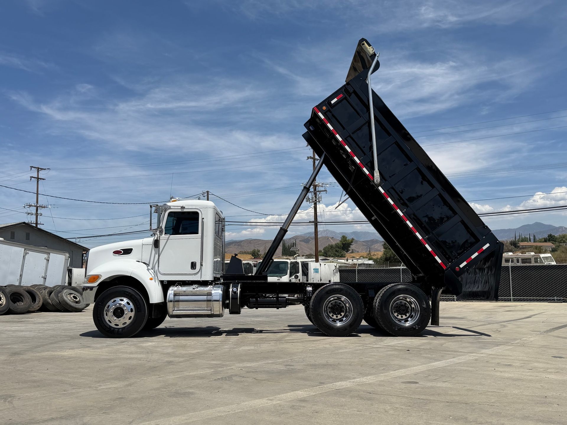 2012 Peterbilt 348 photo 8