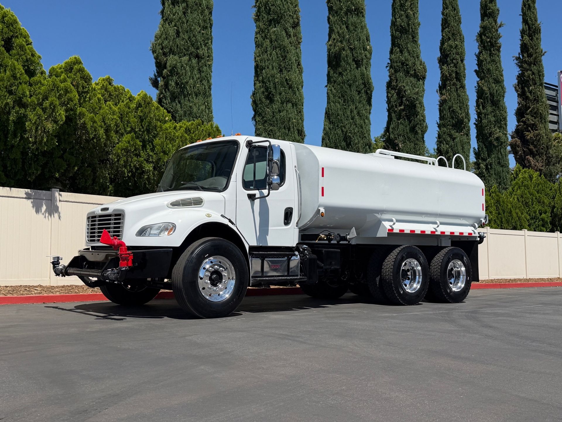 2016 Freightliner M2 photo 1