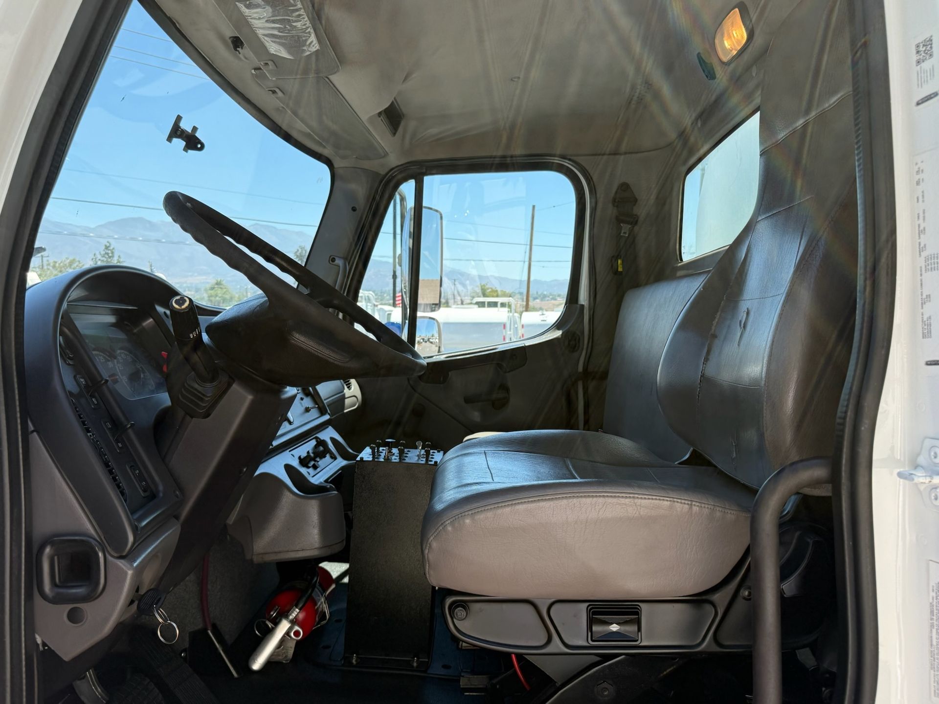 2016 Freightliner M2 photo 17
