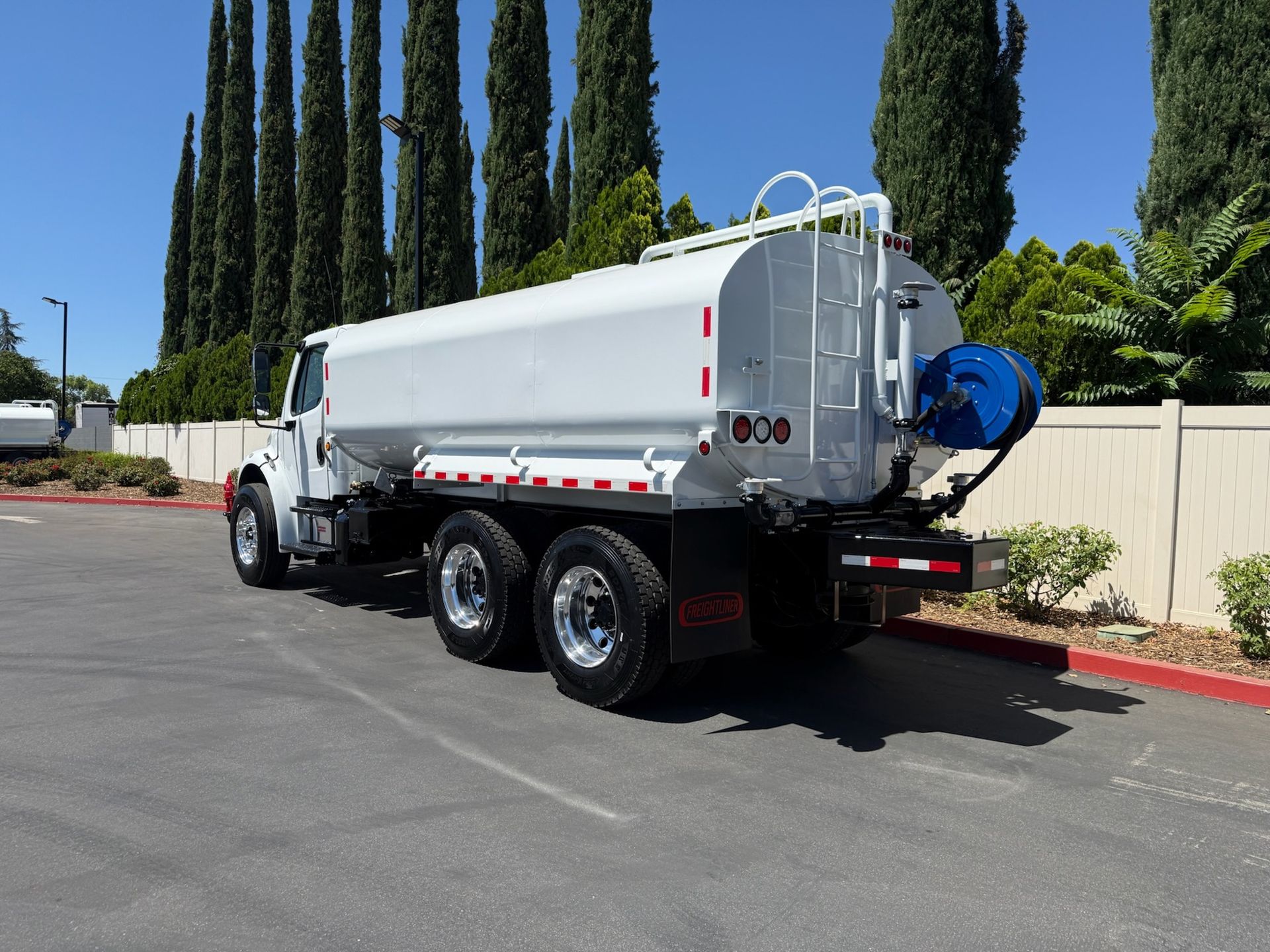 2016 Freightliner M2 photo 3