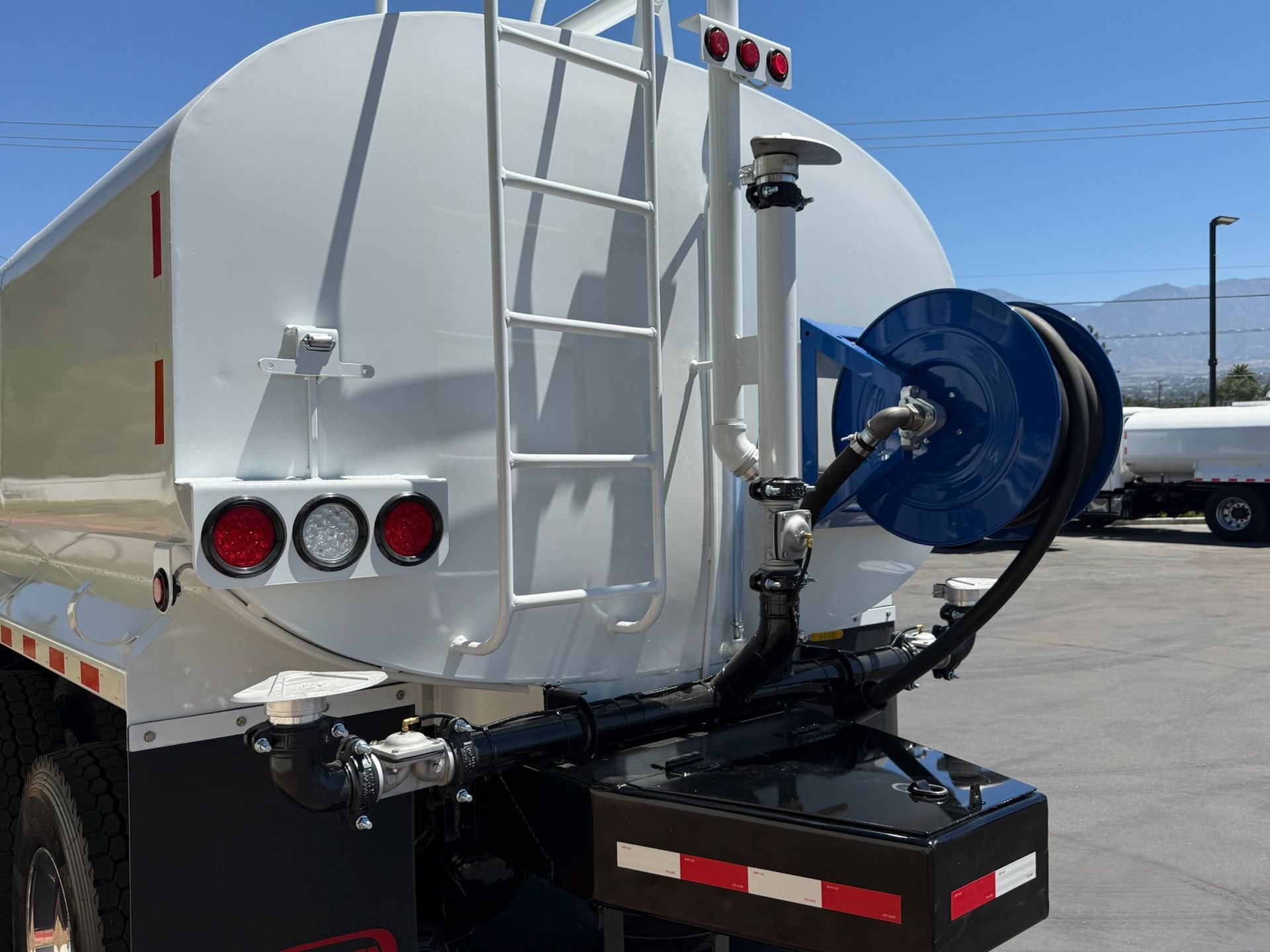 2016 Freightliner M2 photo 4