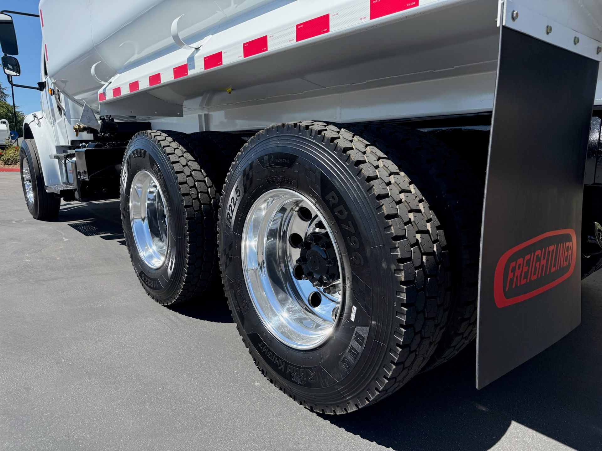 2016 Freightliner M2 photo 9