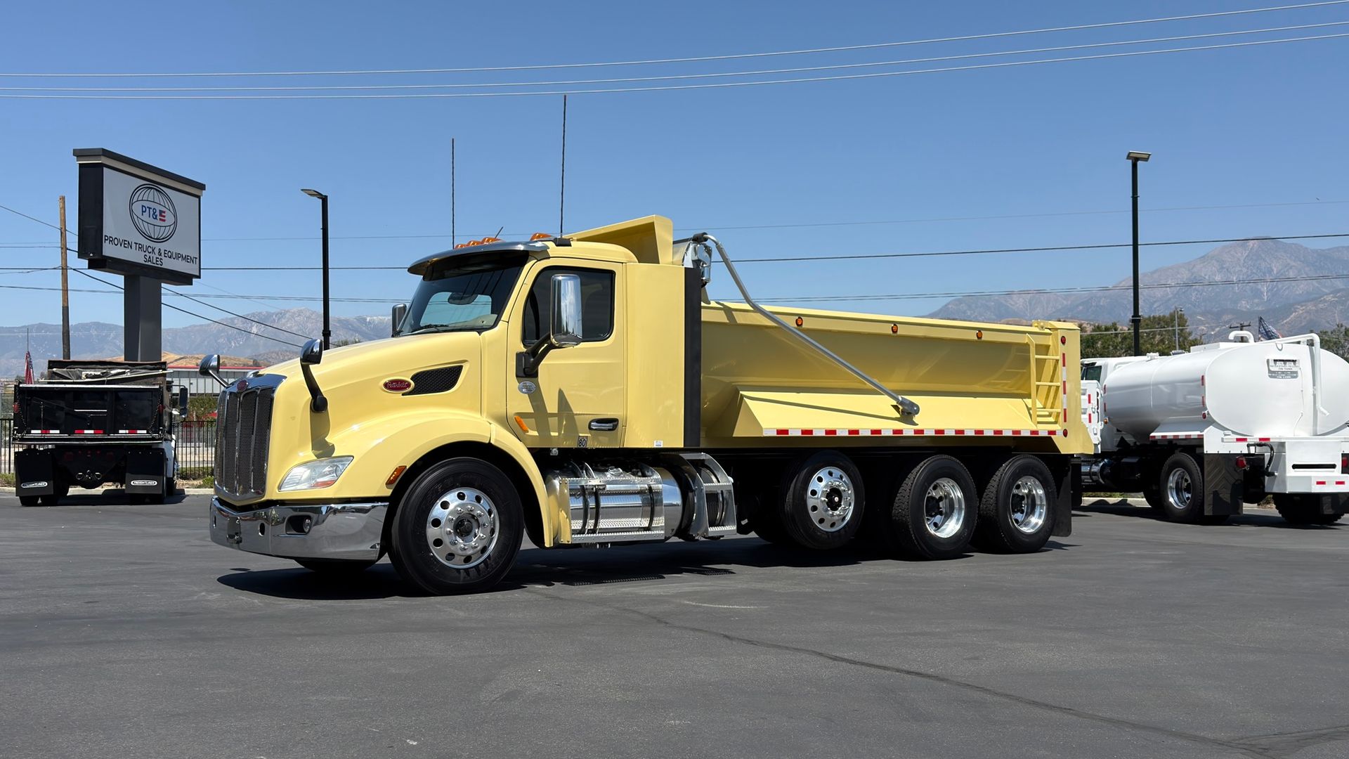 2020 Peterbilt 579 photo 1