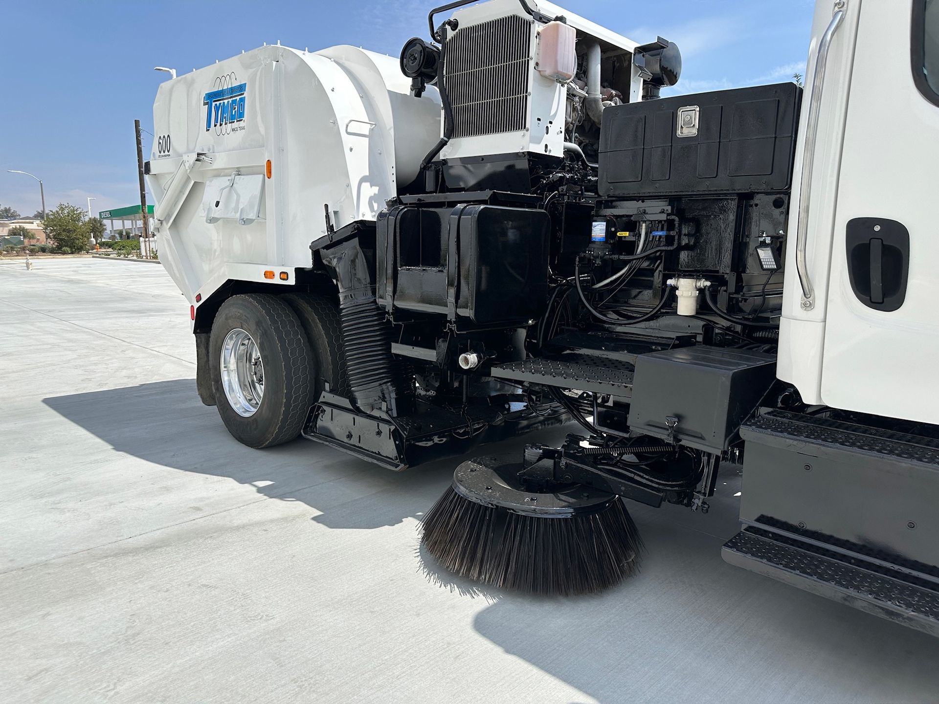 2018 Freightliner Tymco 600 photo 10