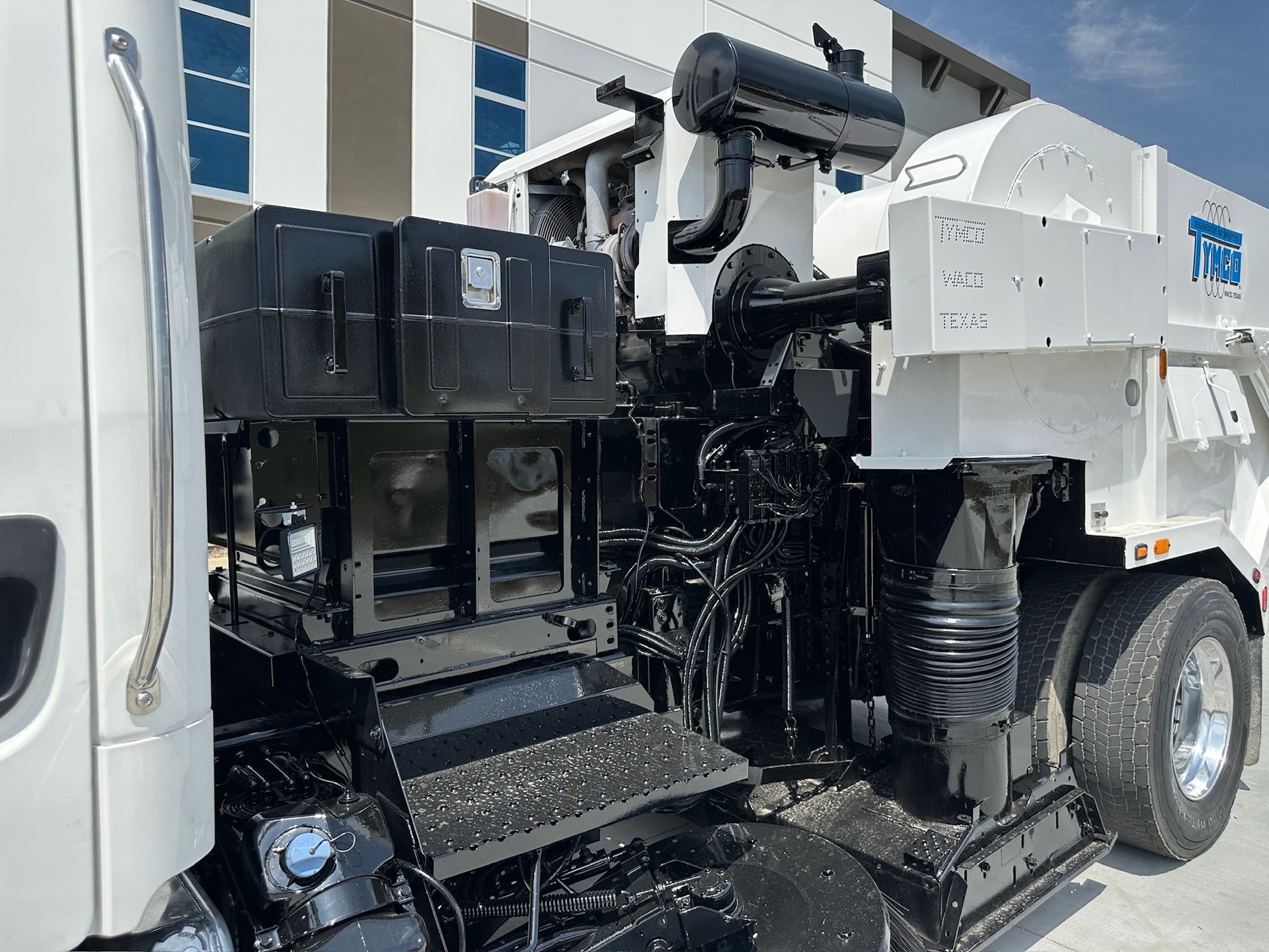 2018 Freightliner Tymco 600 photo 12