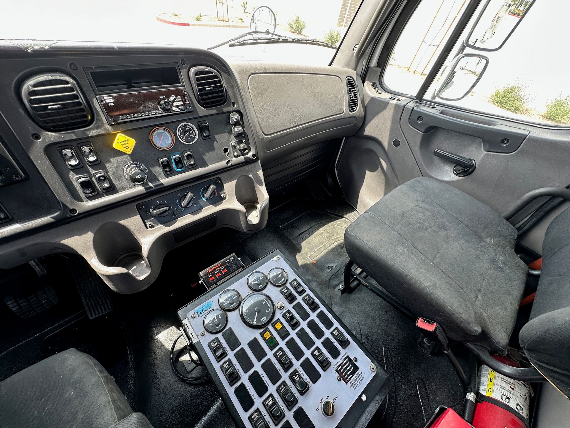 2018 Freightliner Tymco 600 photo 16