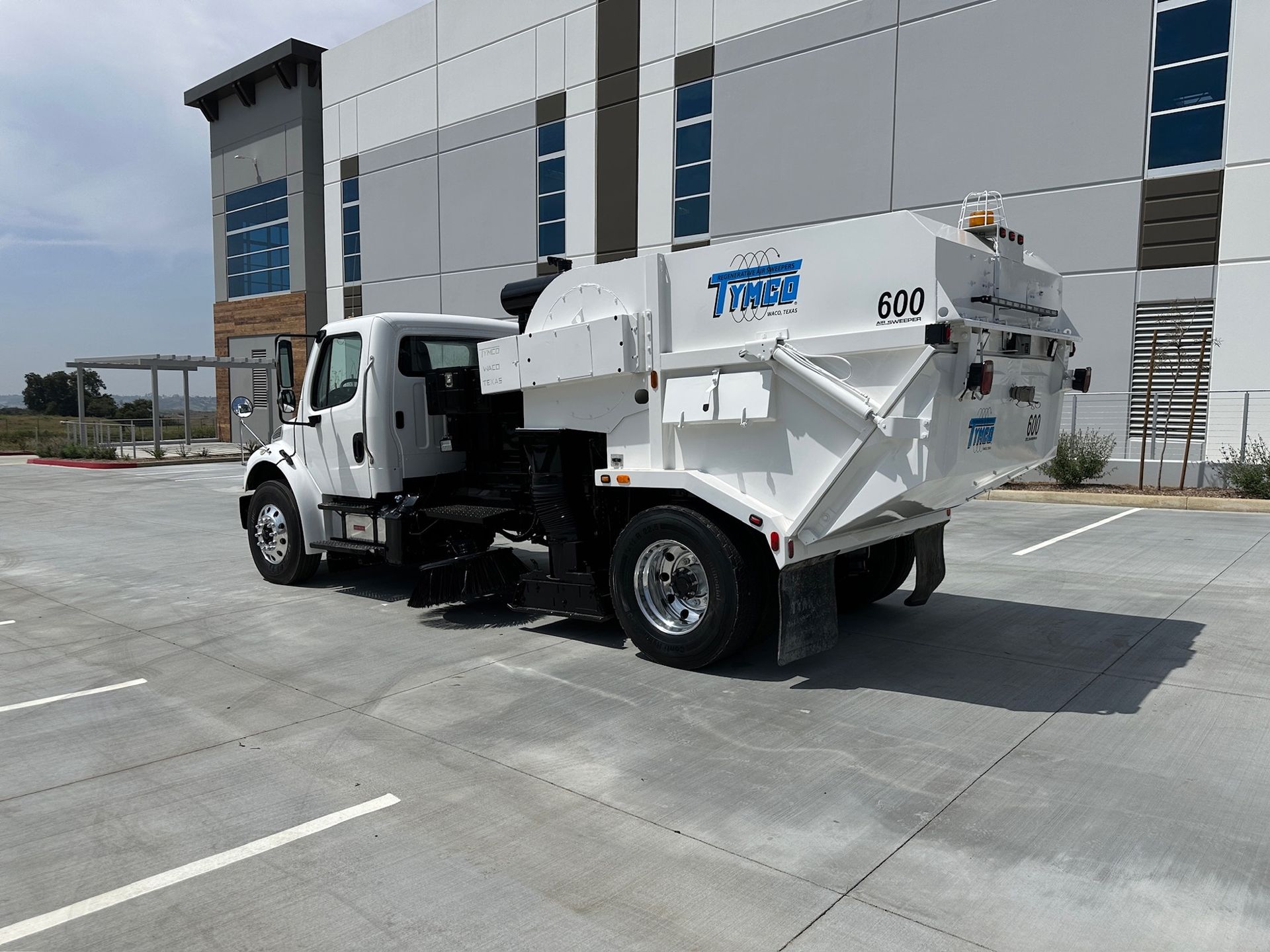 2018 Freightliner Tymco 600 photo 3