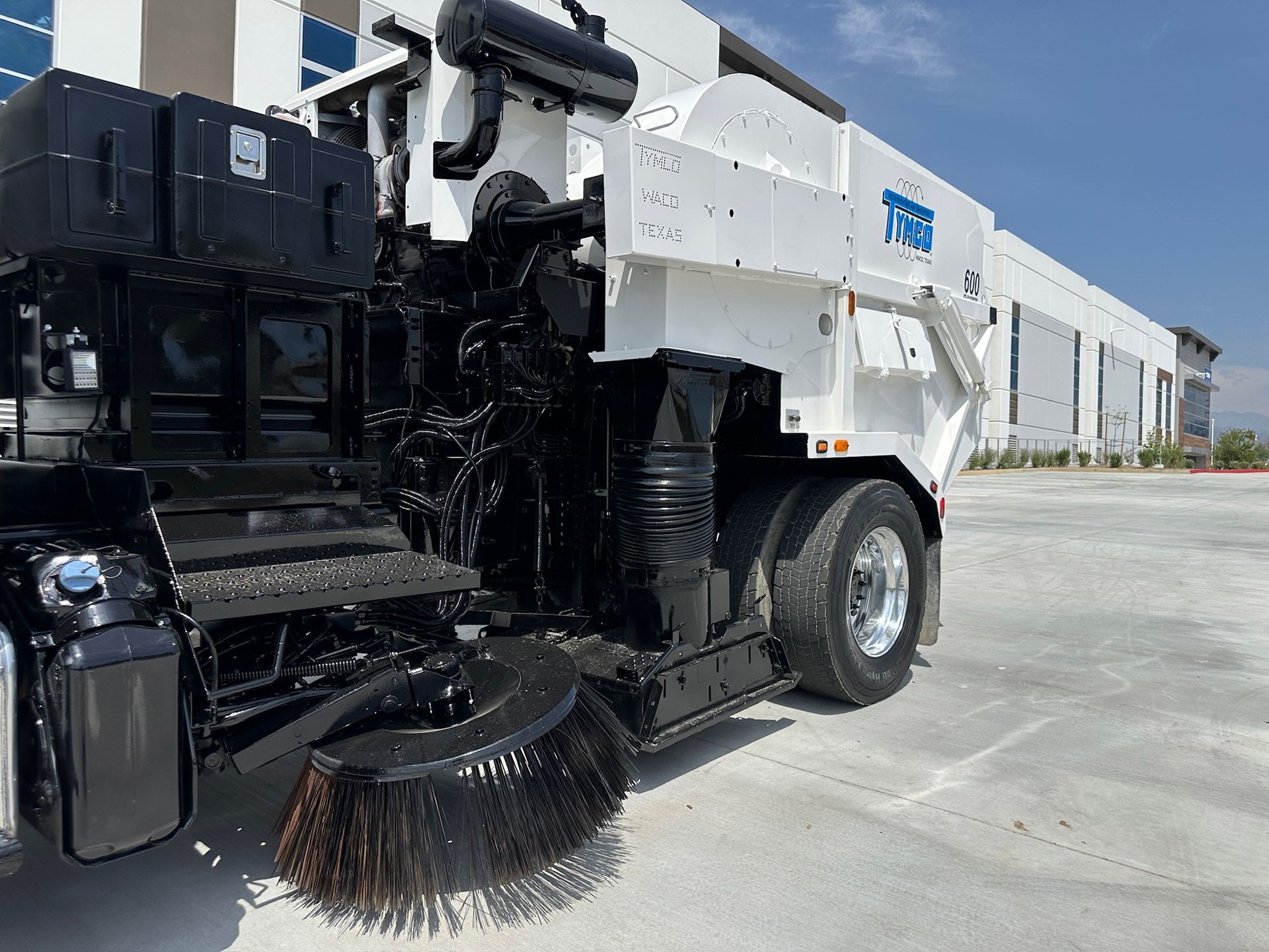 2018 Freightliner Tymco 600 photo 9