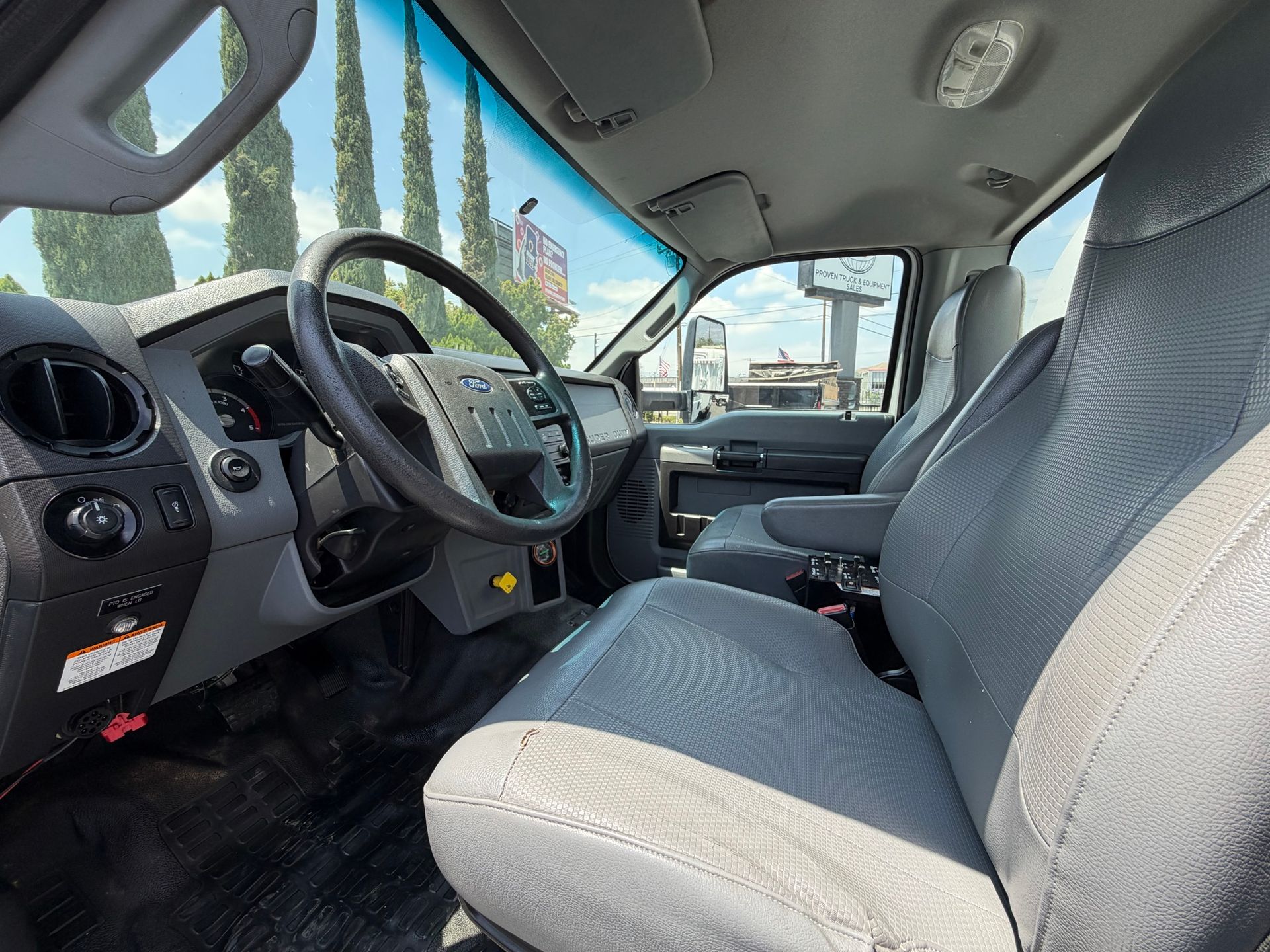 2019 Ford F750 photo 15