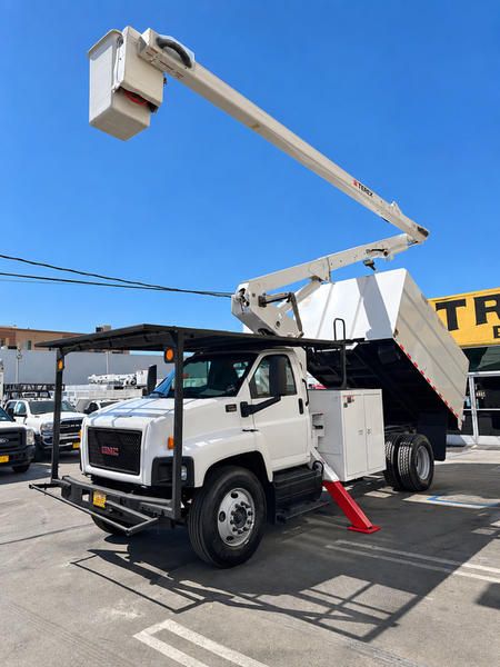 2009 GMC Topkick C-7500 Forestry Truck · photo 1 of 30