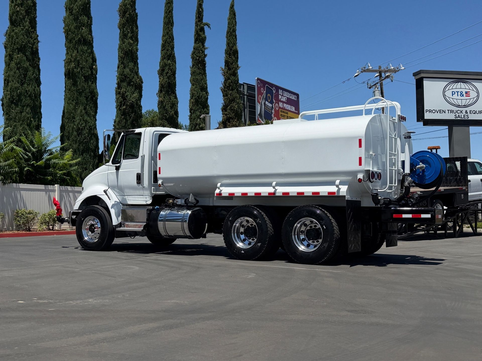 2016 International 8600 photo 3