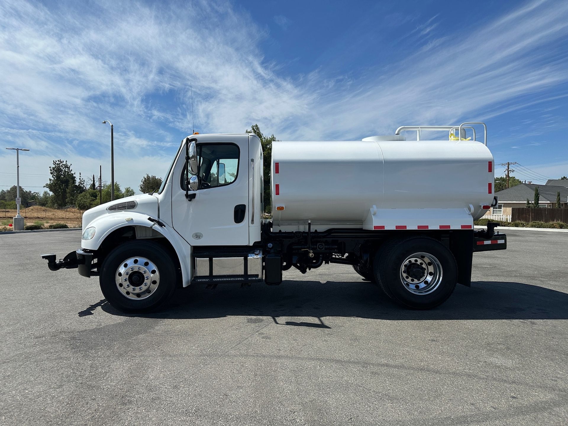 2016 Freightliner M2 photo 2