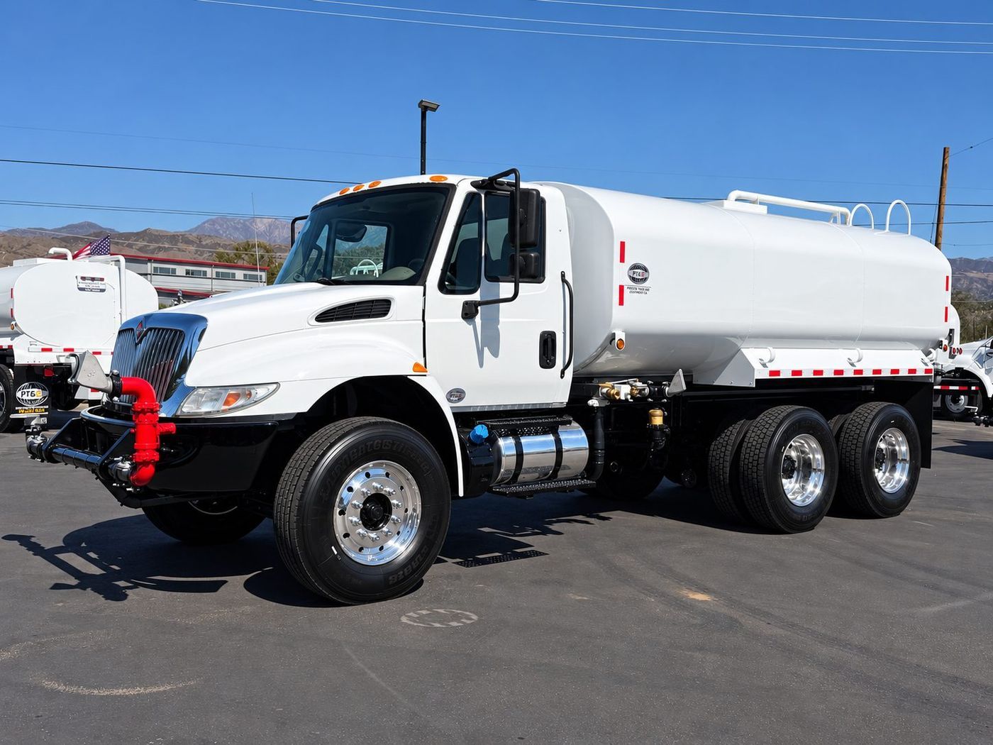 2018 International 4300 — photo 1 of 17