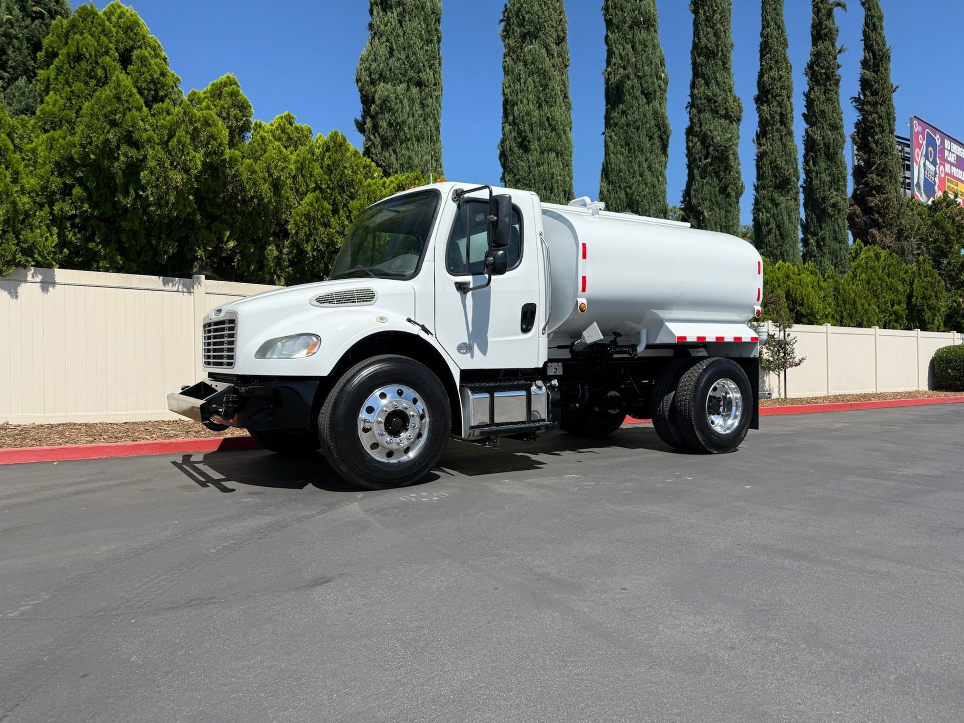 2018 Freightliner M2 photo 1