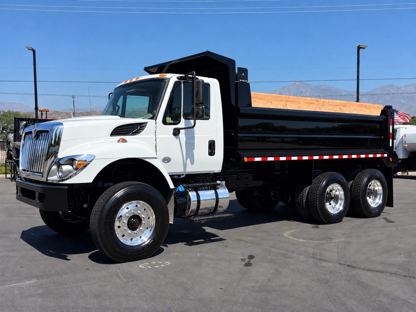 2018 International 7400 — photo 1 of 21