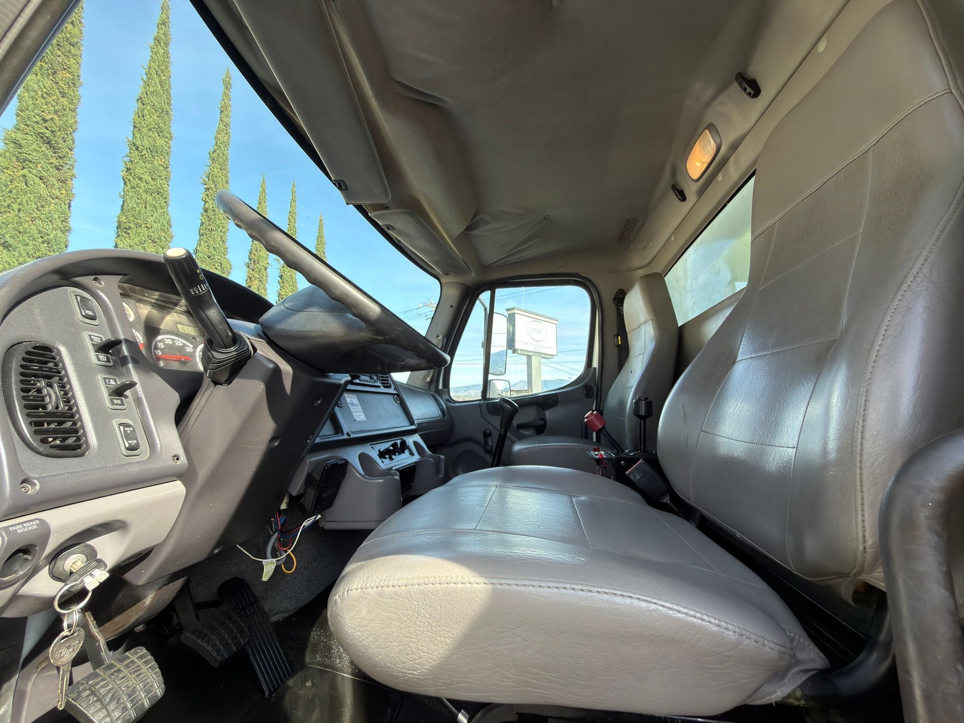 2014 Freightliner M2 photo 17