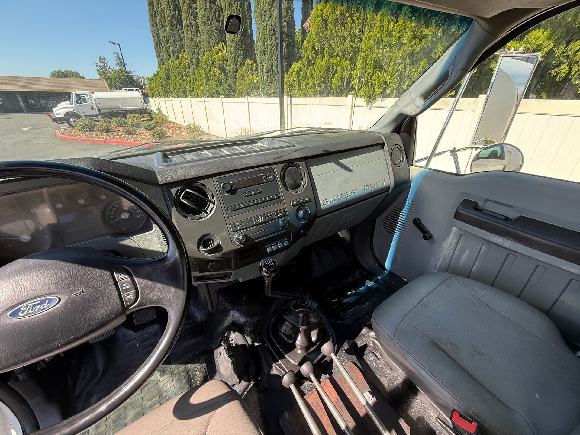 2014 Ford F750 photo 14