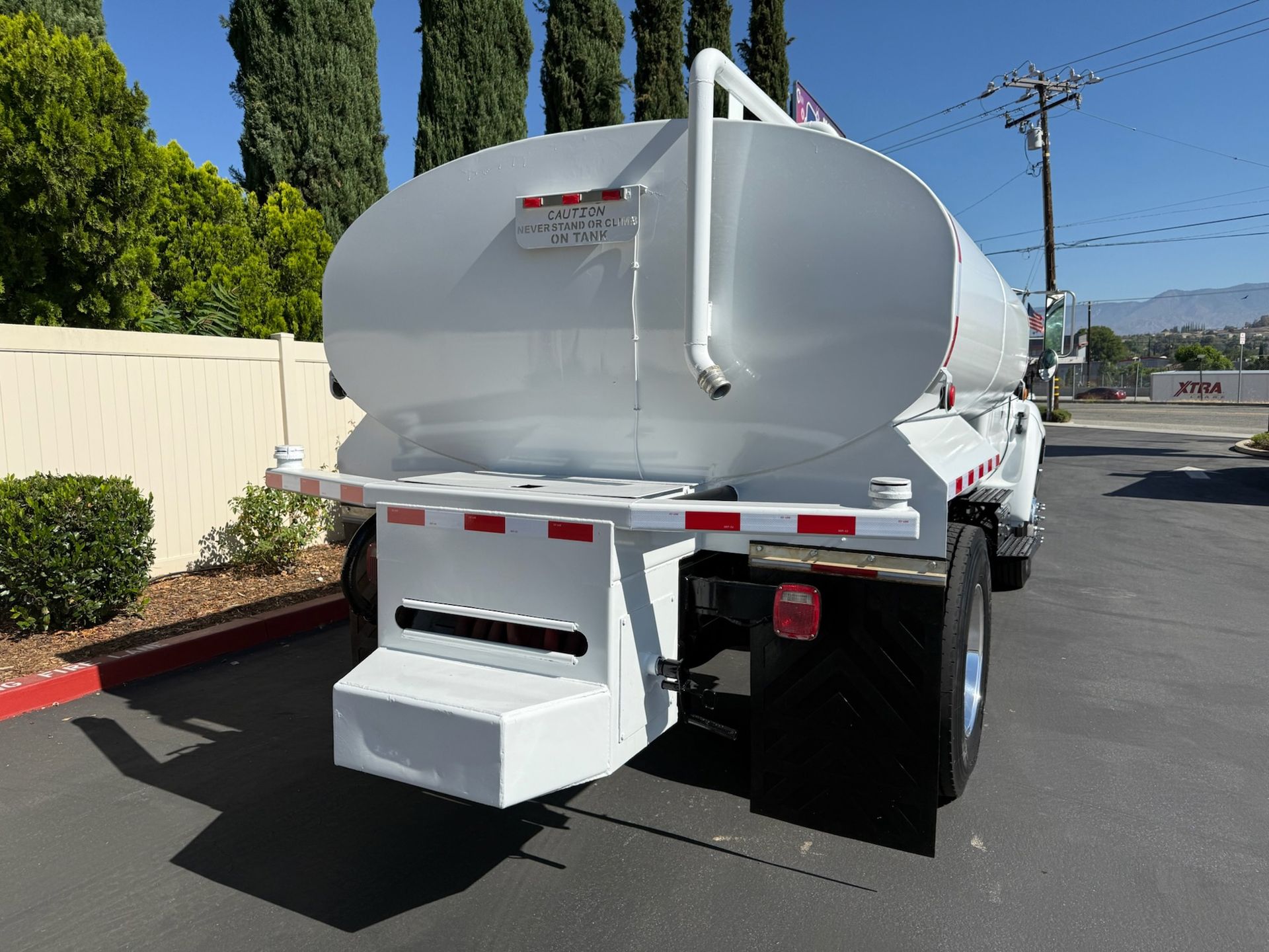 2014 Ford F750 photo 4