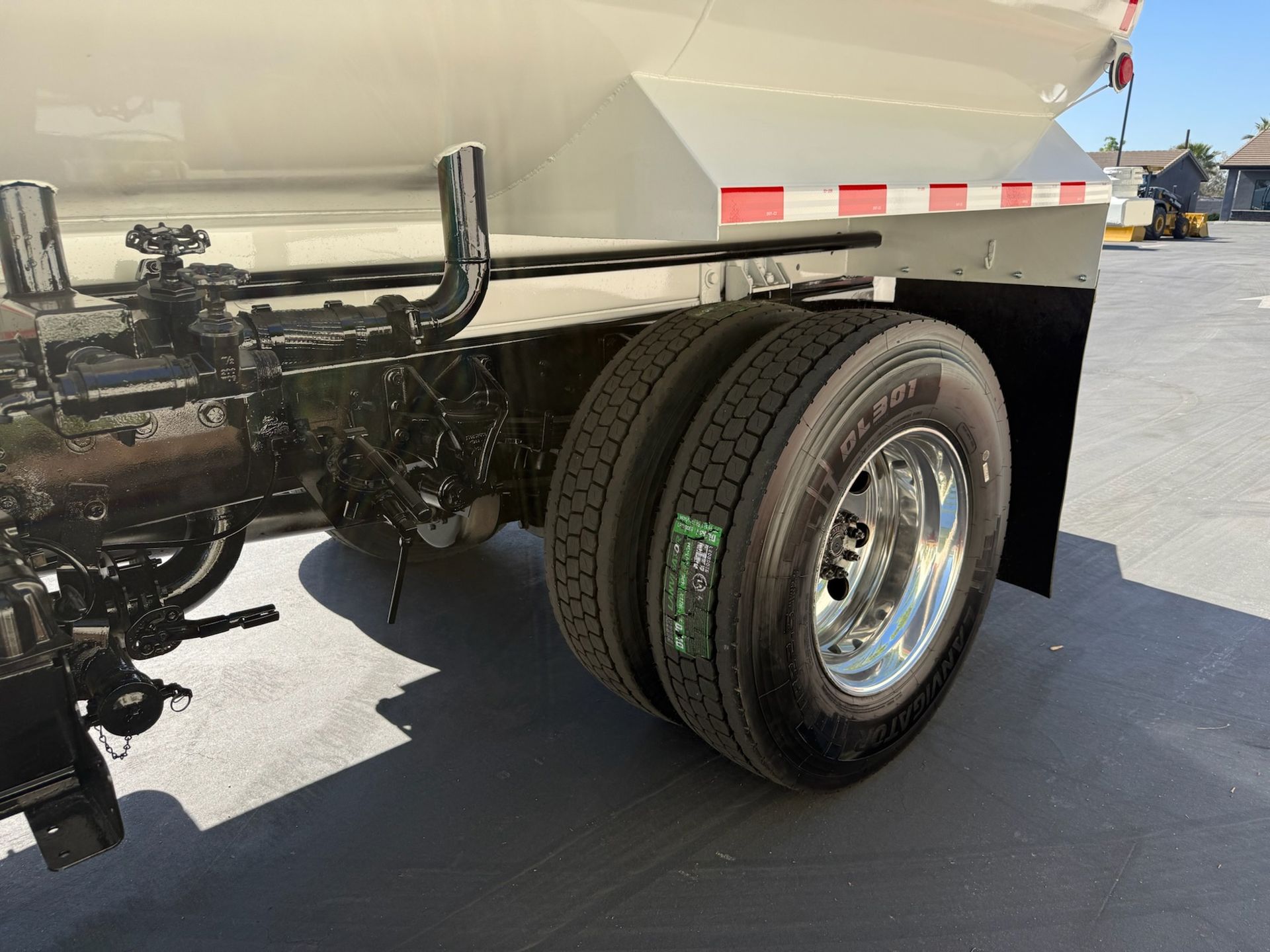 2014 Ford F750 photo 8