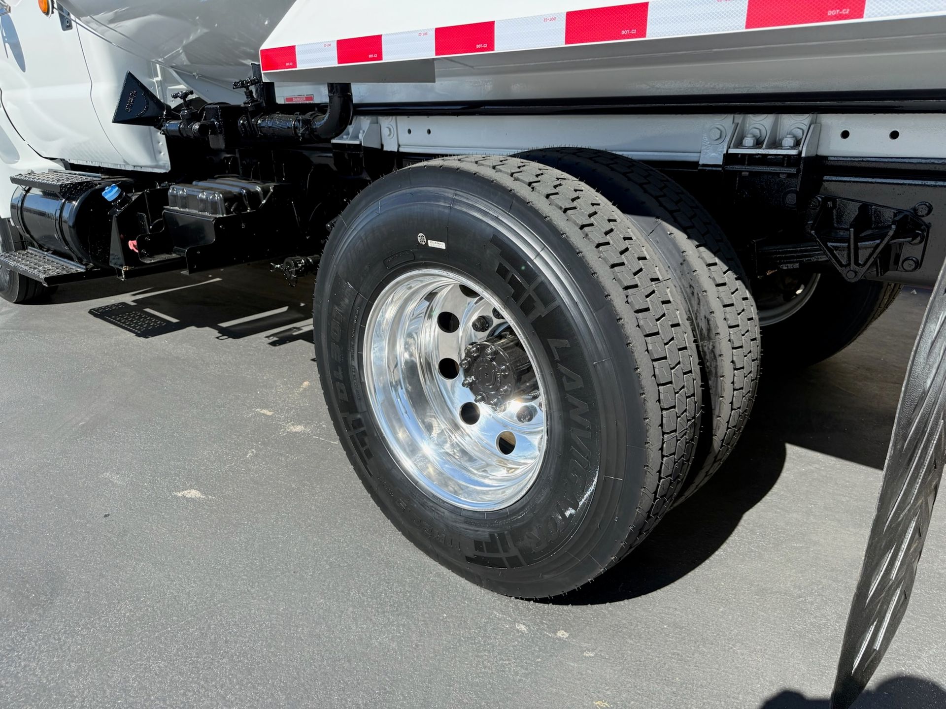 2014 Ford F750 photo 9