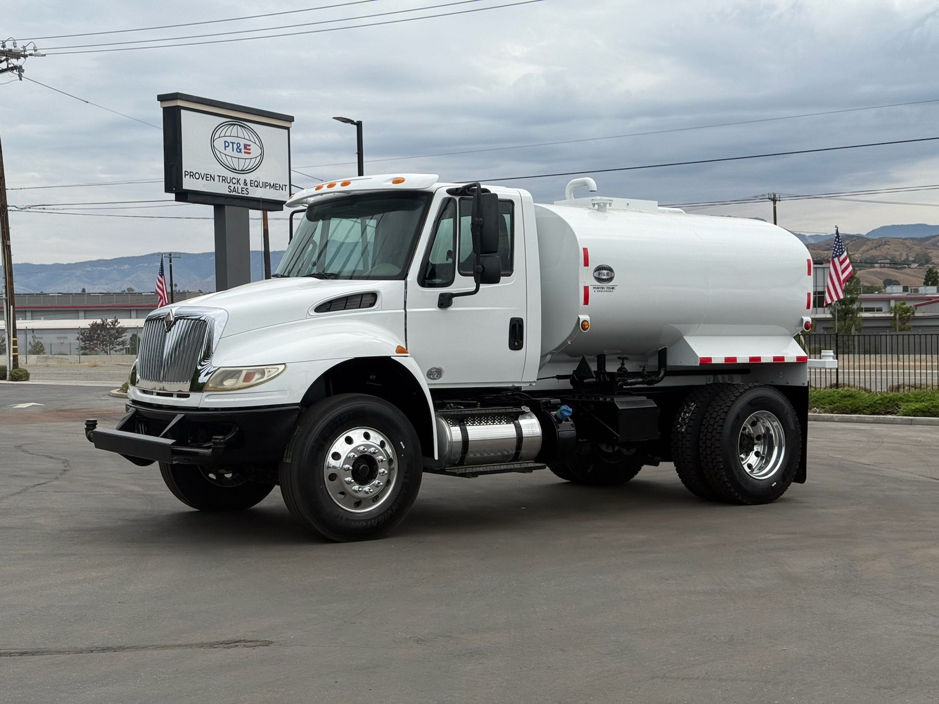 2015 International 4300 photo 1