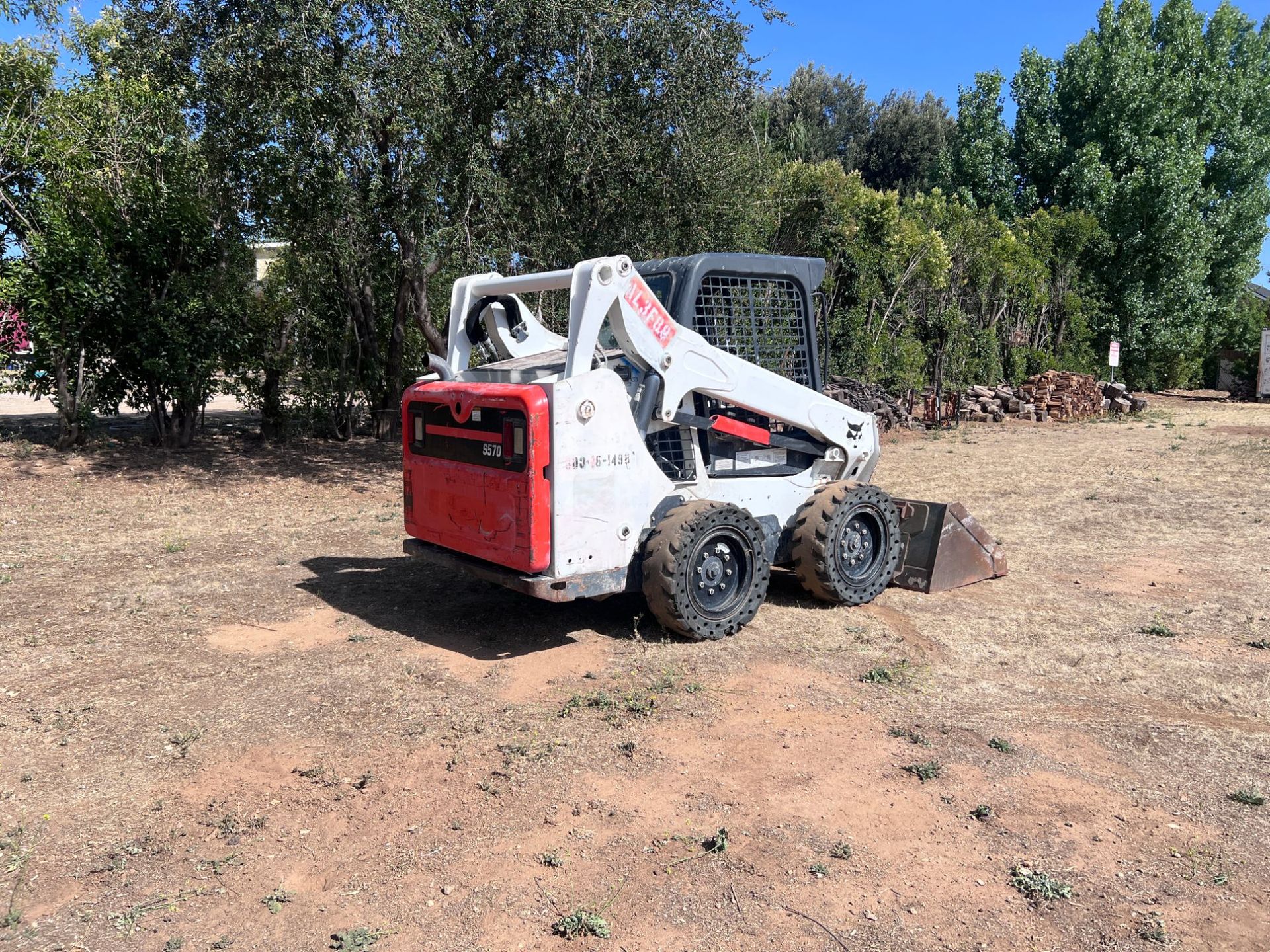 2017 Bobcat S570 photo 3